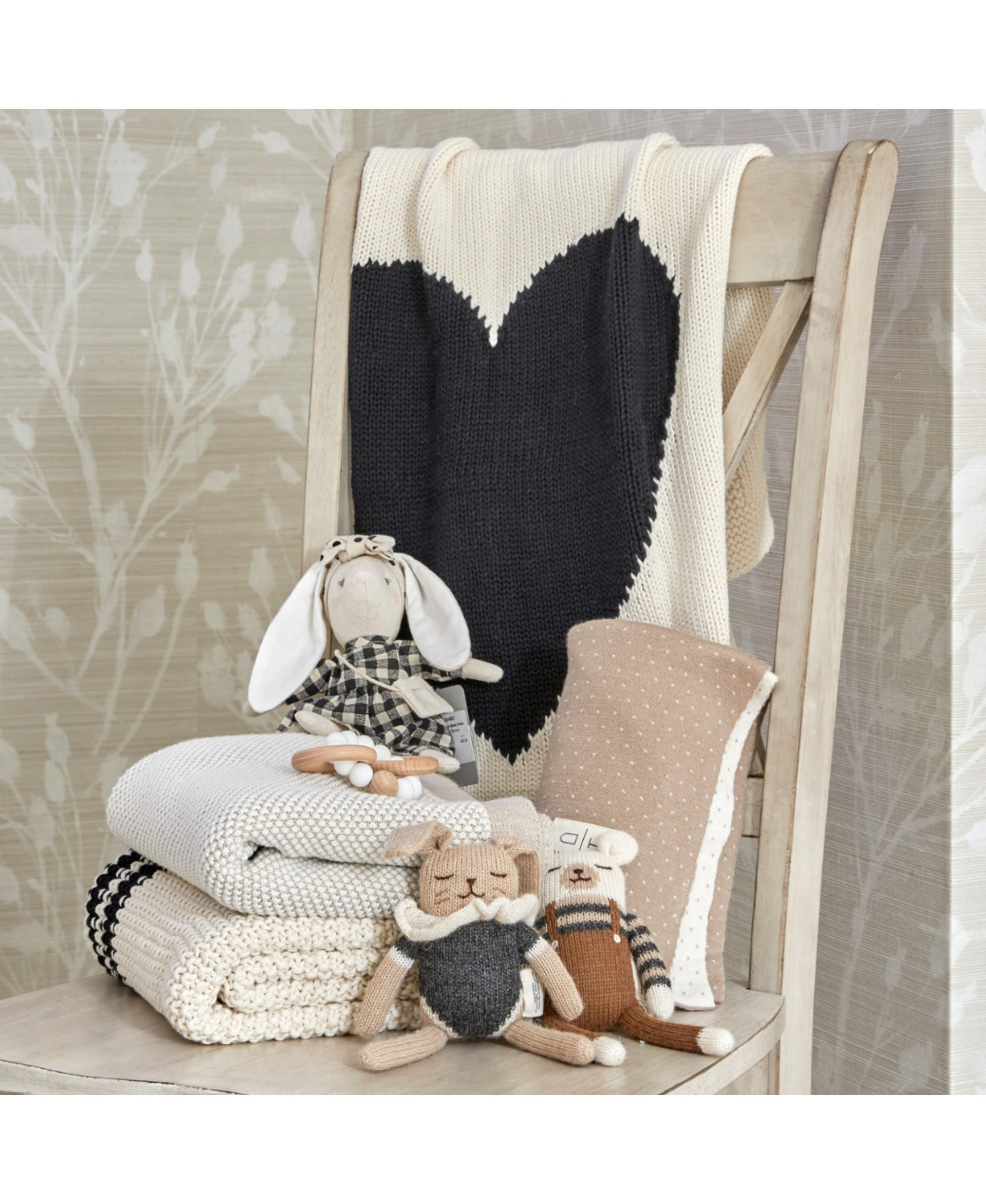 Black Heart Blanket - Baby — Image 3