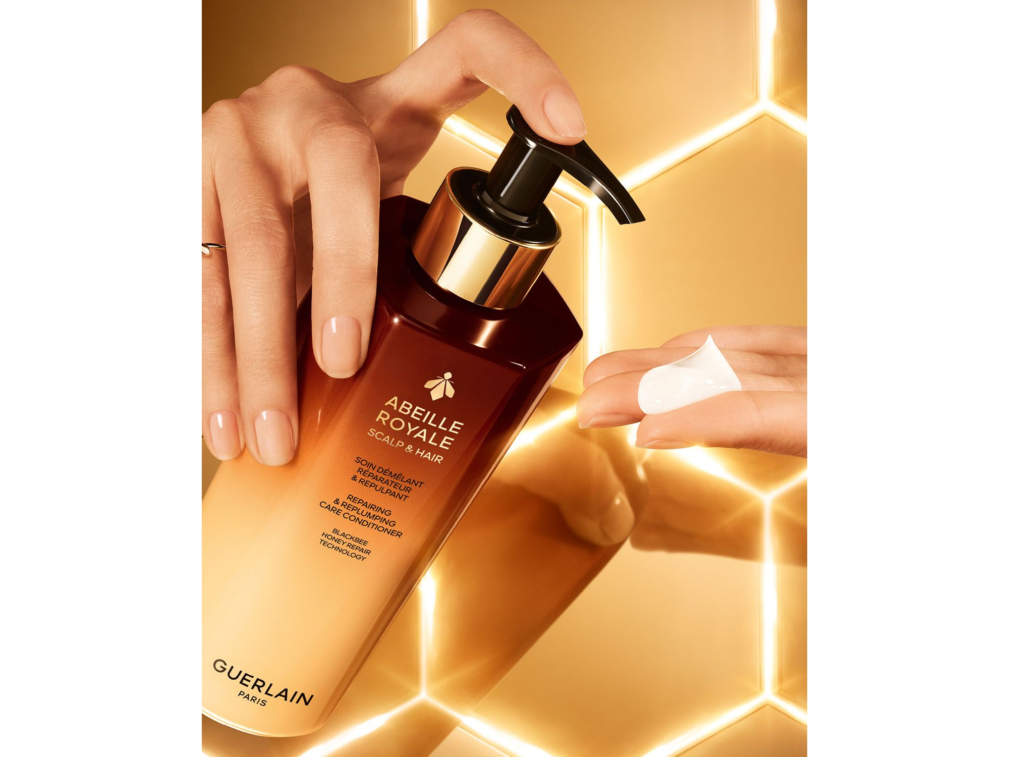 Abeille Royale Repairing & Replumping Care Conditioner 9.8 oz. — Image 4