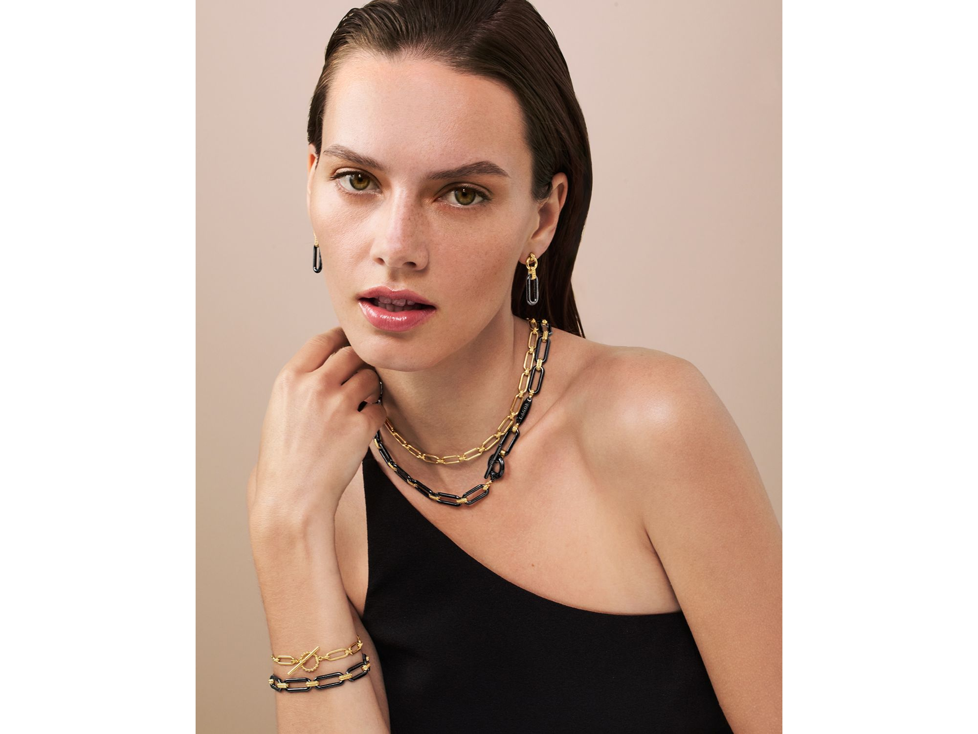18K Yellow Gold Signature Caviar Black Ceramic Link Toggle Bracelet — Image 4