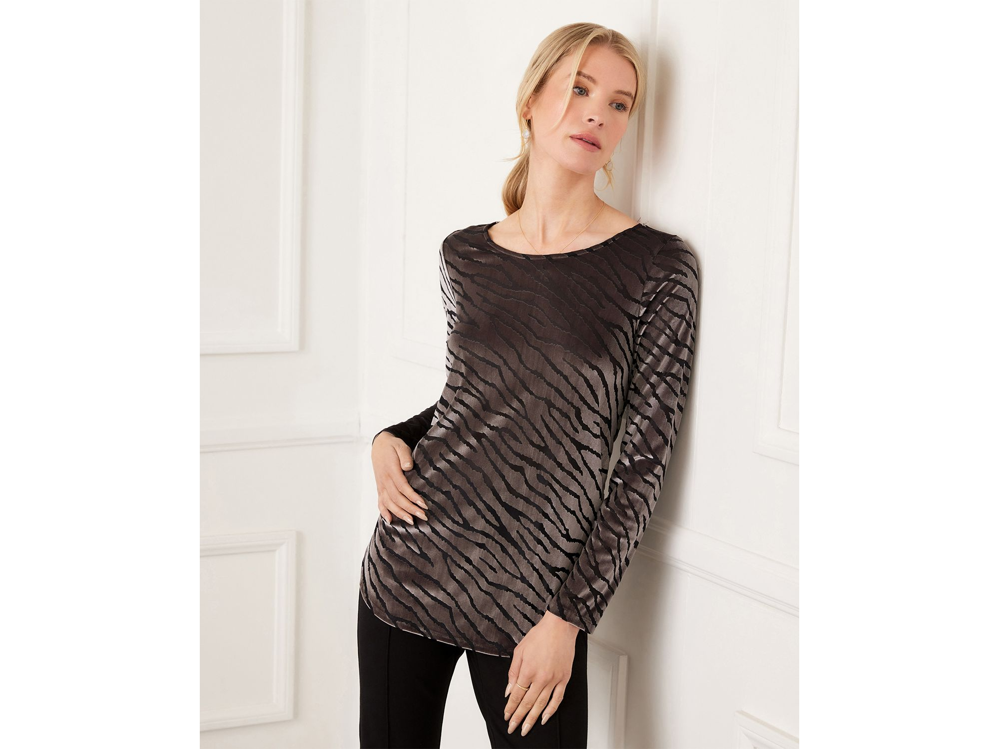 Velvet Burnout Shirttail Top — Image 4