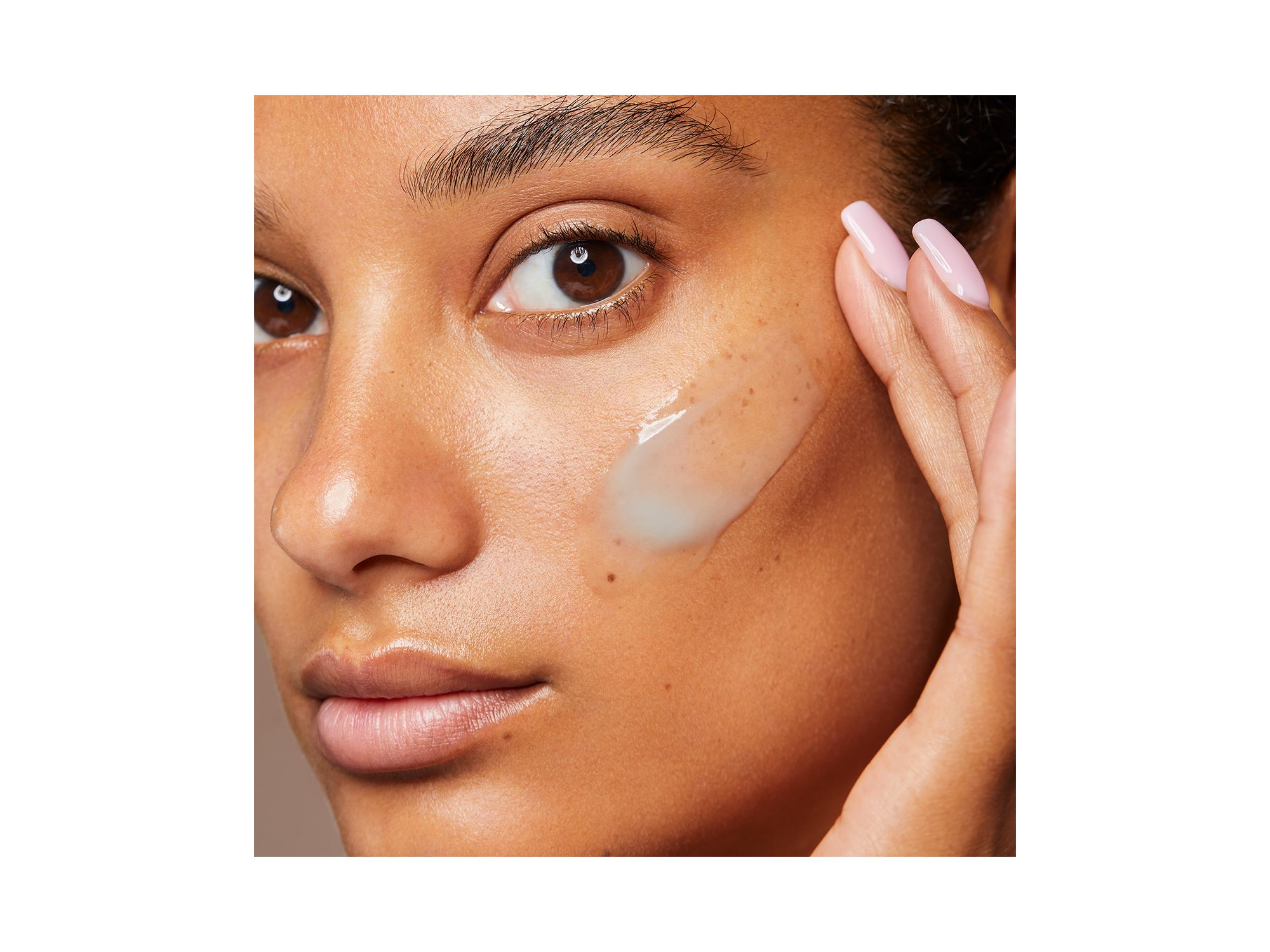 Hydra Essentiel Matte Gel Moisturizer with Double Hyaluronic Acid 2.6 oz. — Image 3