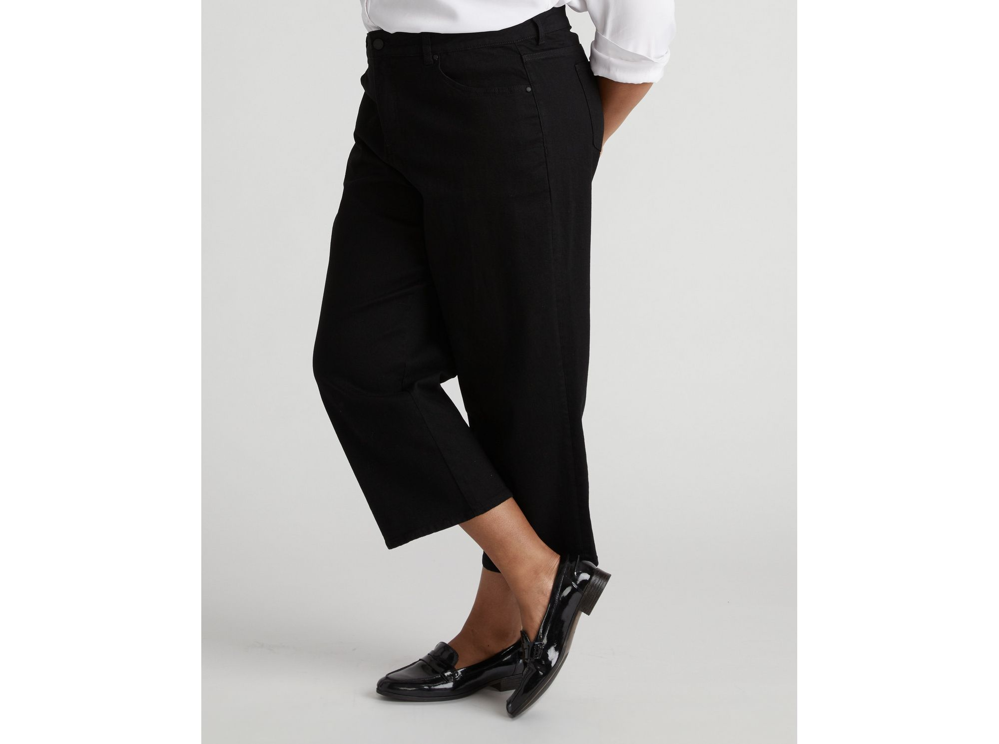 Womens Plus Bae Boyfriend Crop Jeans in Black Wash — Image 3