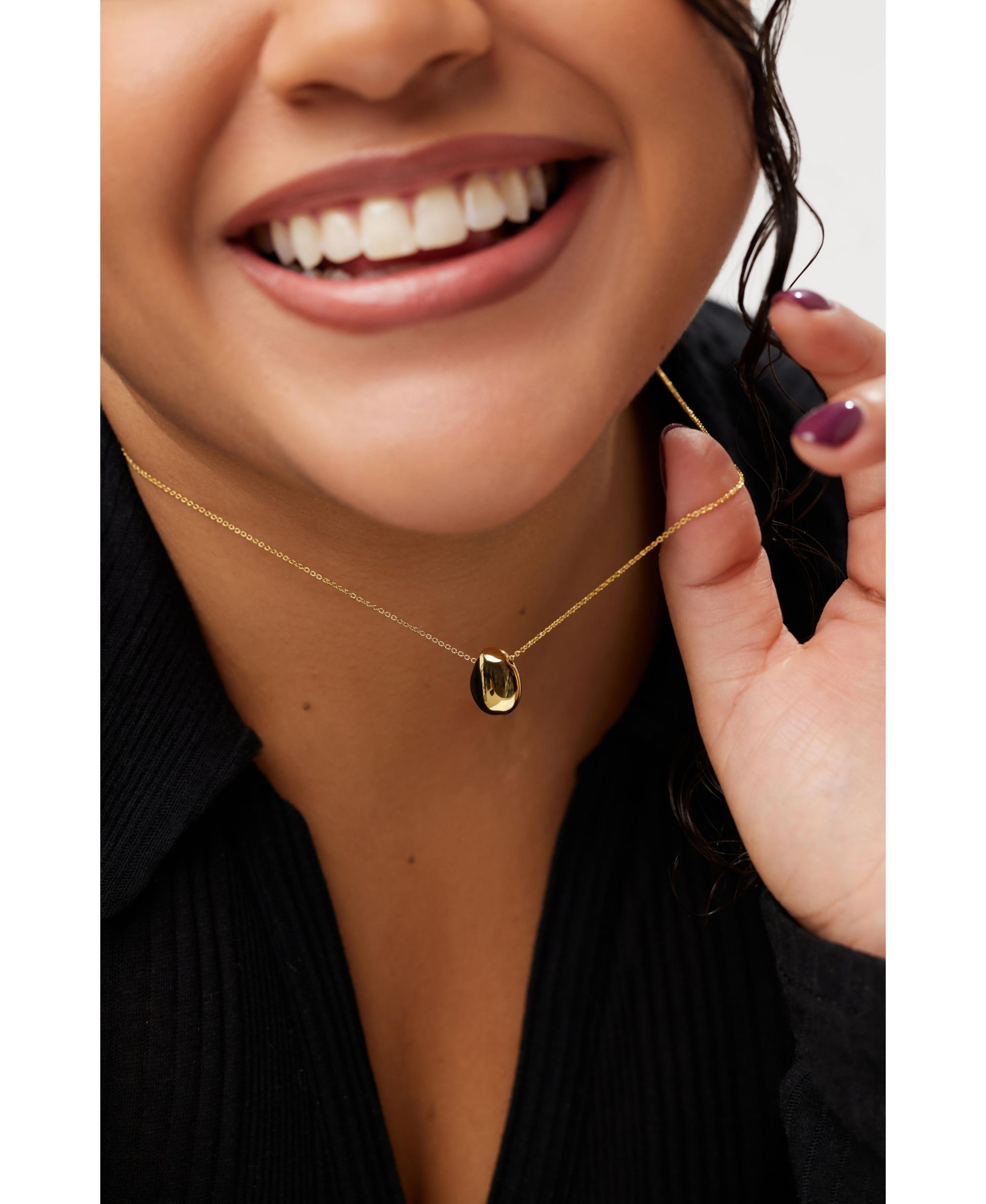 Gold Pendant Pebble Mini Necklace — Image 3
