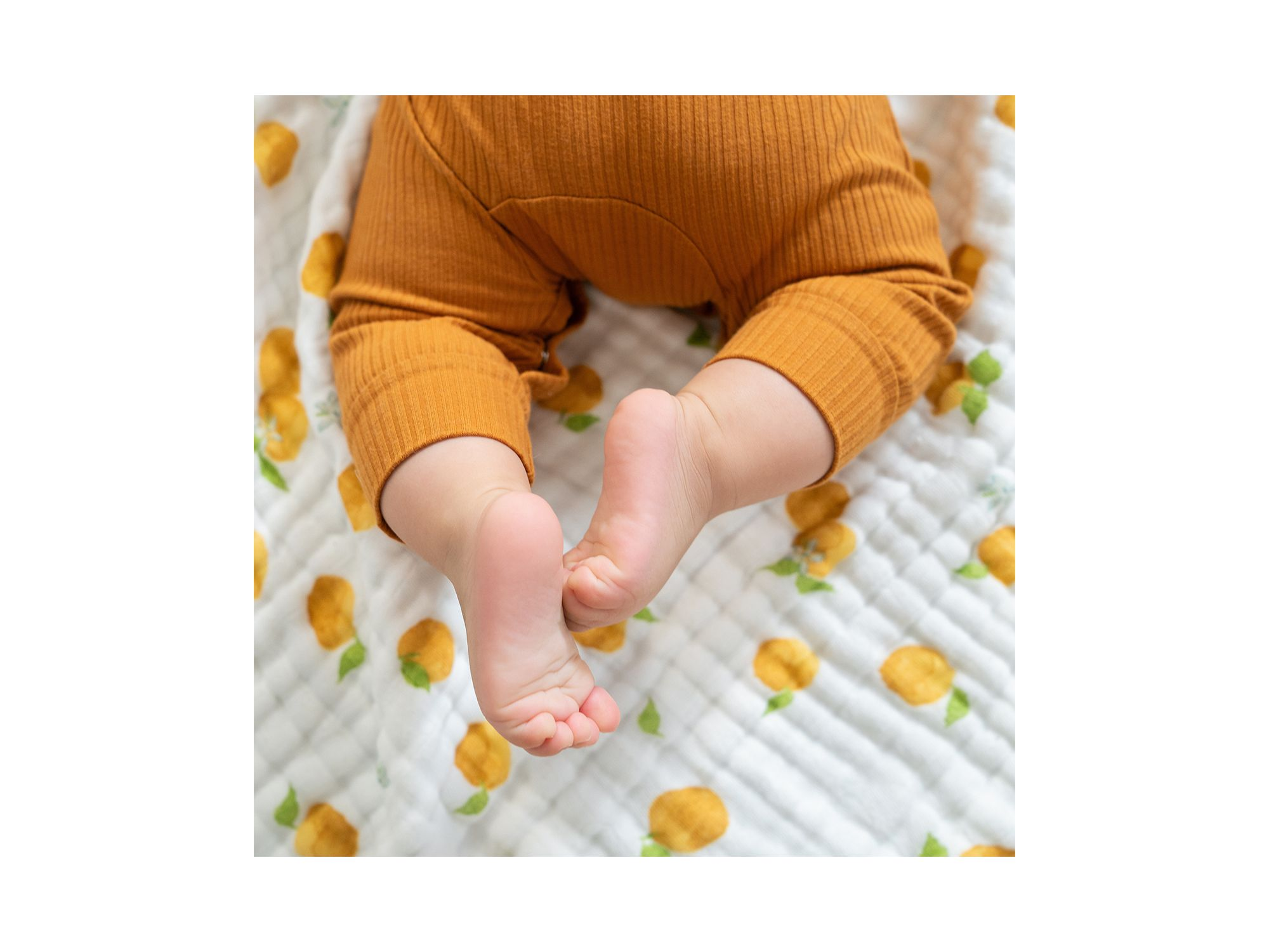 Unisex Sailing Seas Muslin Dream Blanket — Image 4