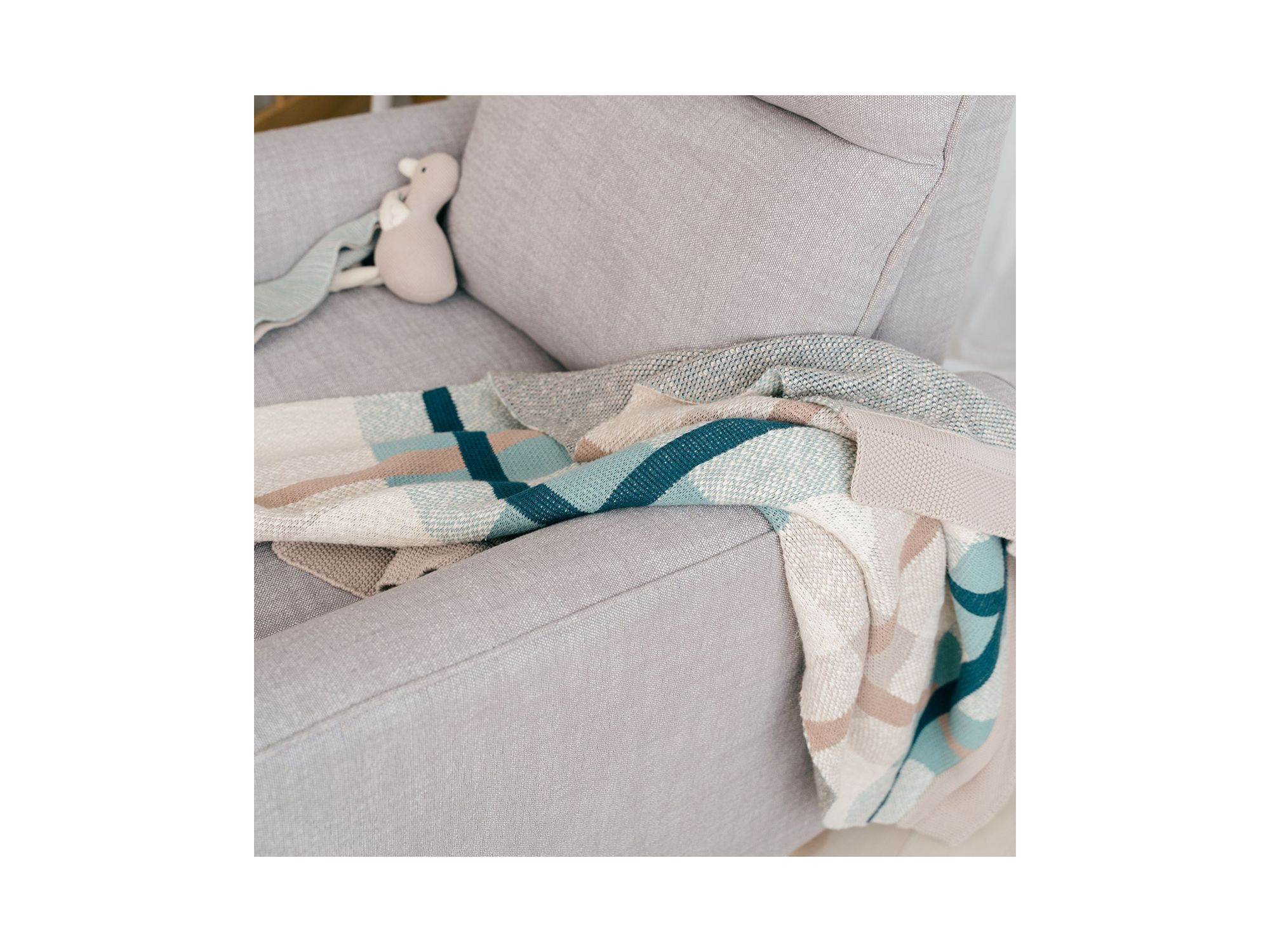 Unisex Charlie Farmhouse Knitted Plaid Blanket — Image 4