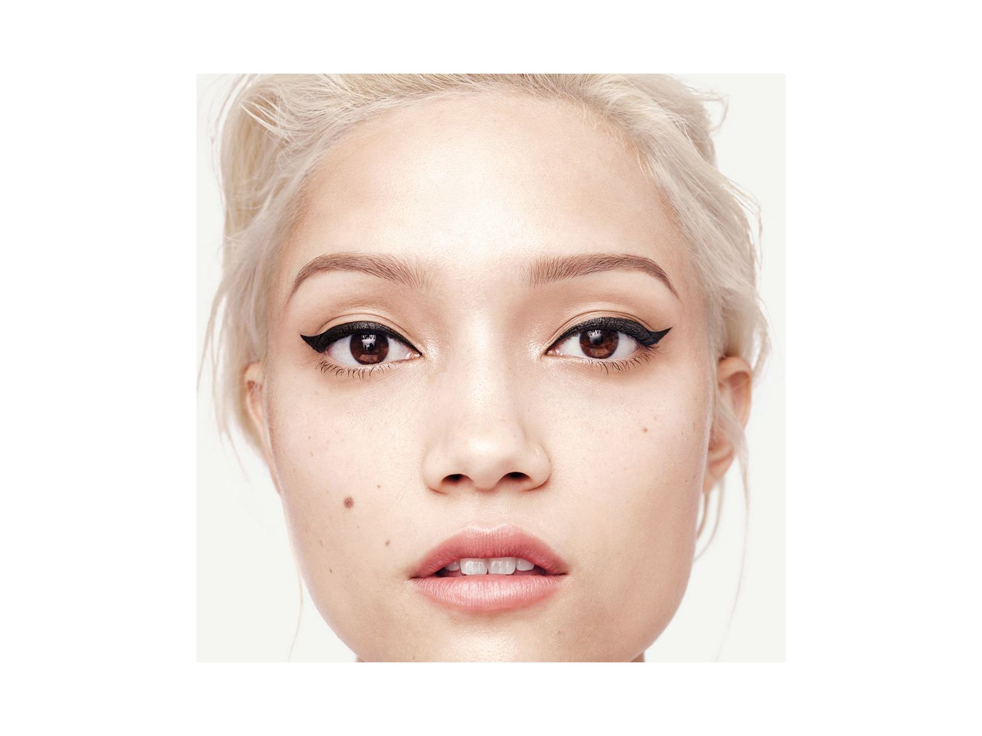 High Impact™ Easy Liquid Liner — Image 3