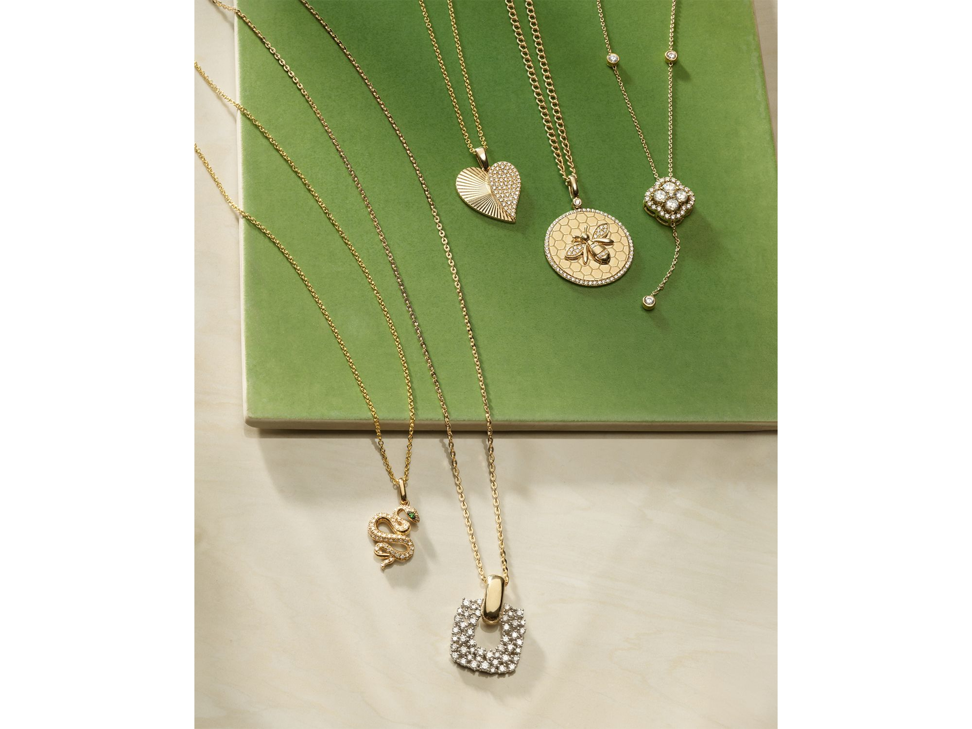 Diamond Pavé Sunray Heart Pendant Necklace in 14K Yellow Gold, 0.25 tcw — Image 3