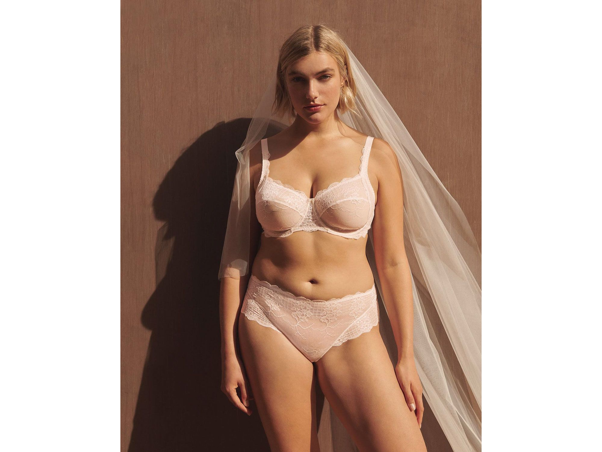 Reve Lace Underwire Full Cup Bra — Image 3