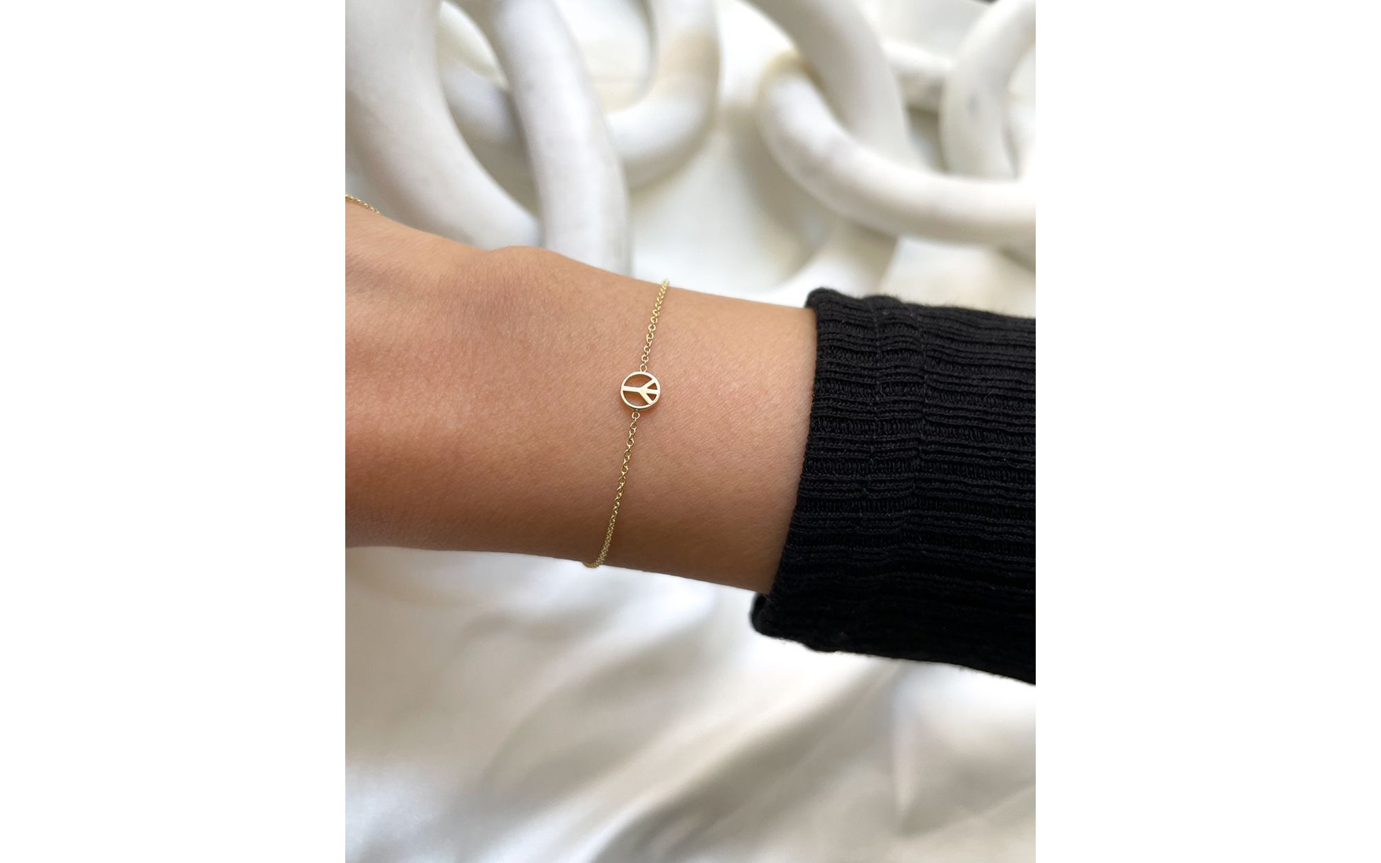 14K Yellow Gold Tiny Peace Sign Chain Link Bracelet — Image 3