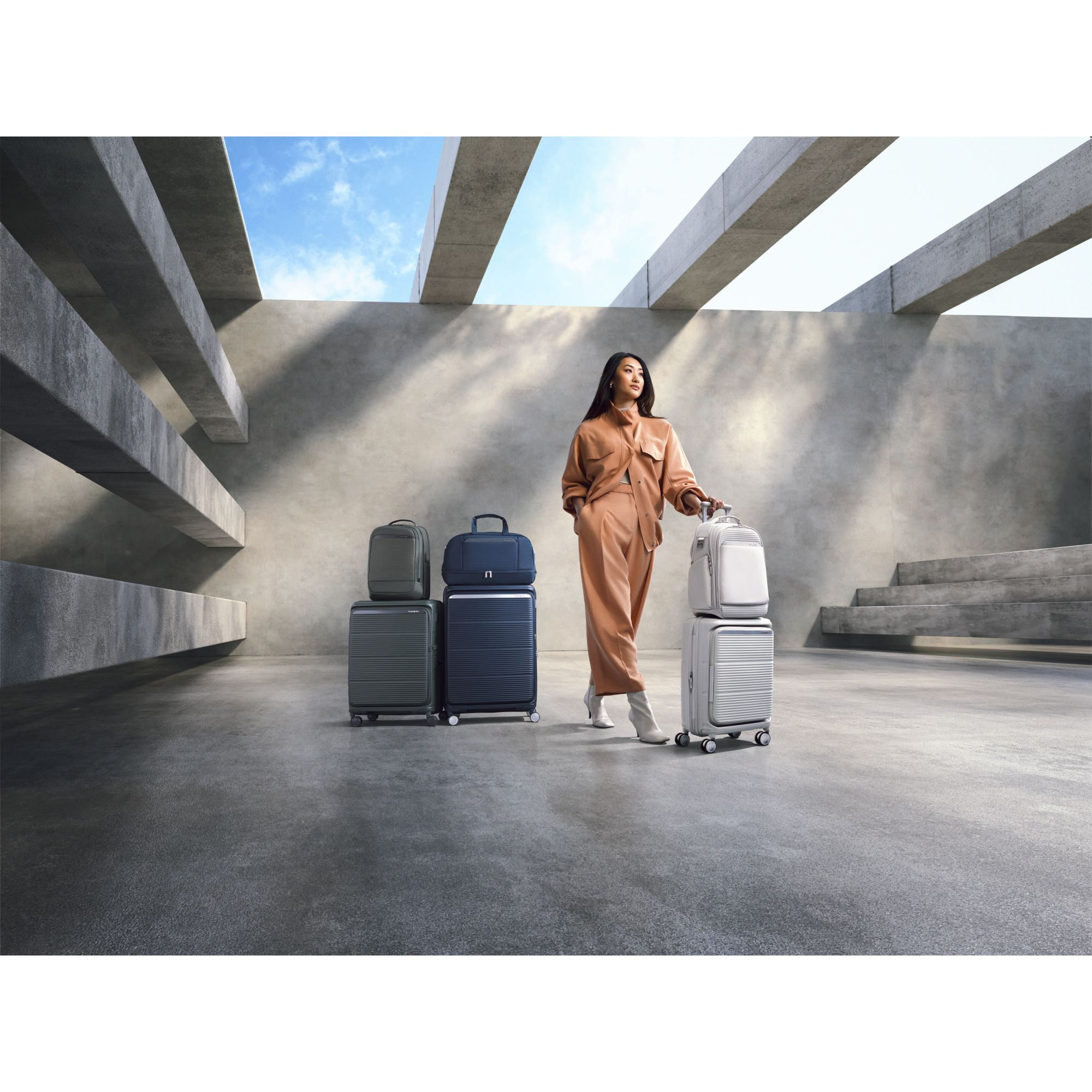 Paralux Hardside Expandable Spinner Carry On — Image 8