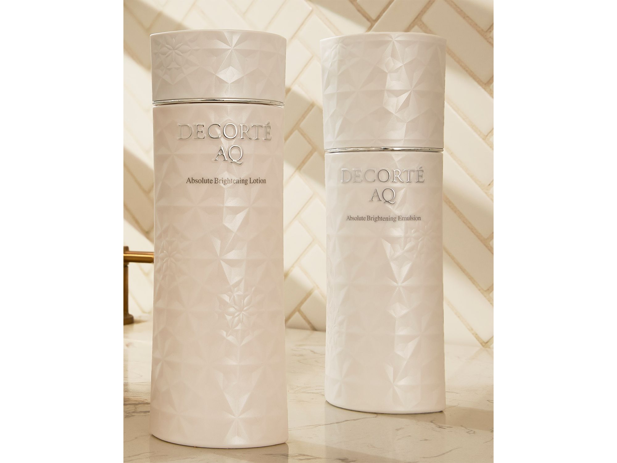 AQ Absolute Glow Radiant Brightening Emulsion 6.7 oz. — Image 4