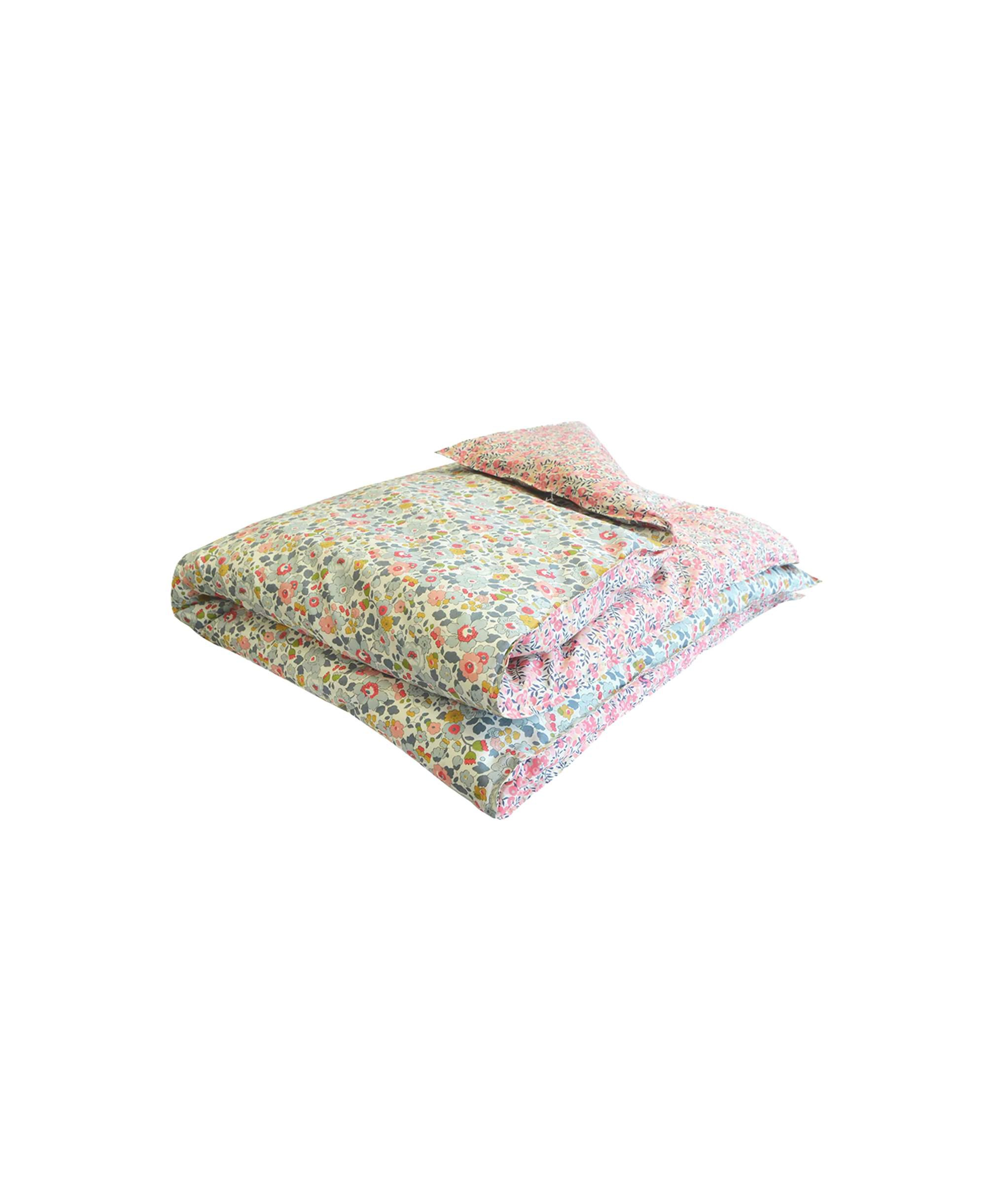 Liberty Fabric Betsy Grey & Wiltshire Bud Print Heirloom Quilt, Crib — Image 4