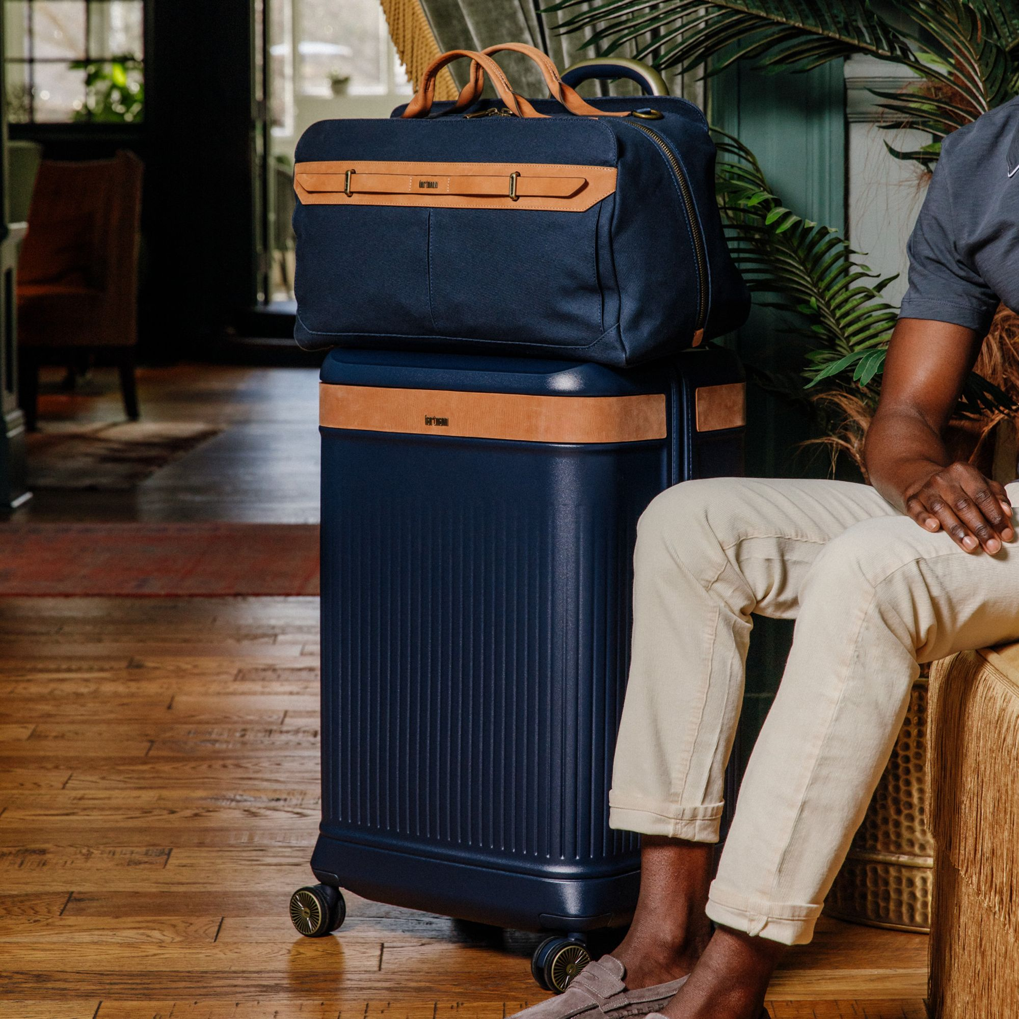 Reserve Medium Exp Journey Suitcase — Image 4