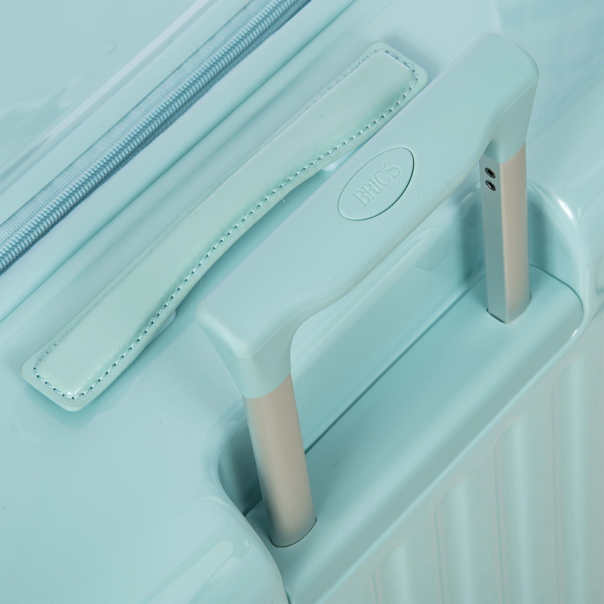 Positano 30" Expandable Spinner Suitcase — Image 4
