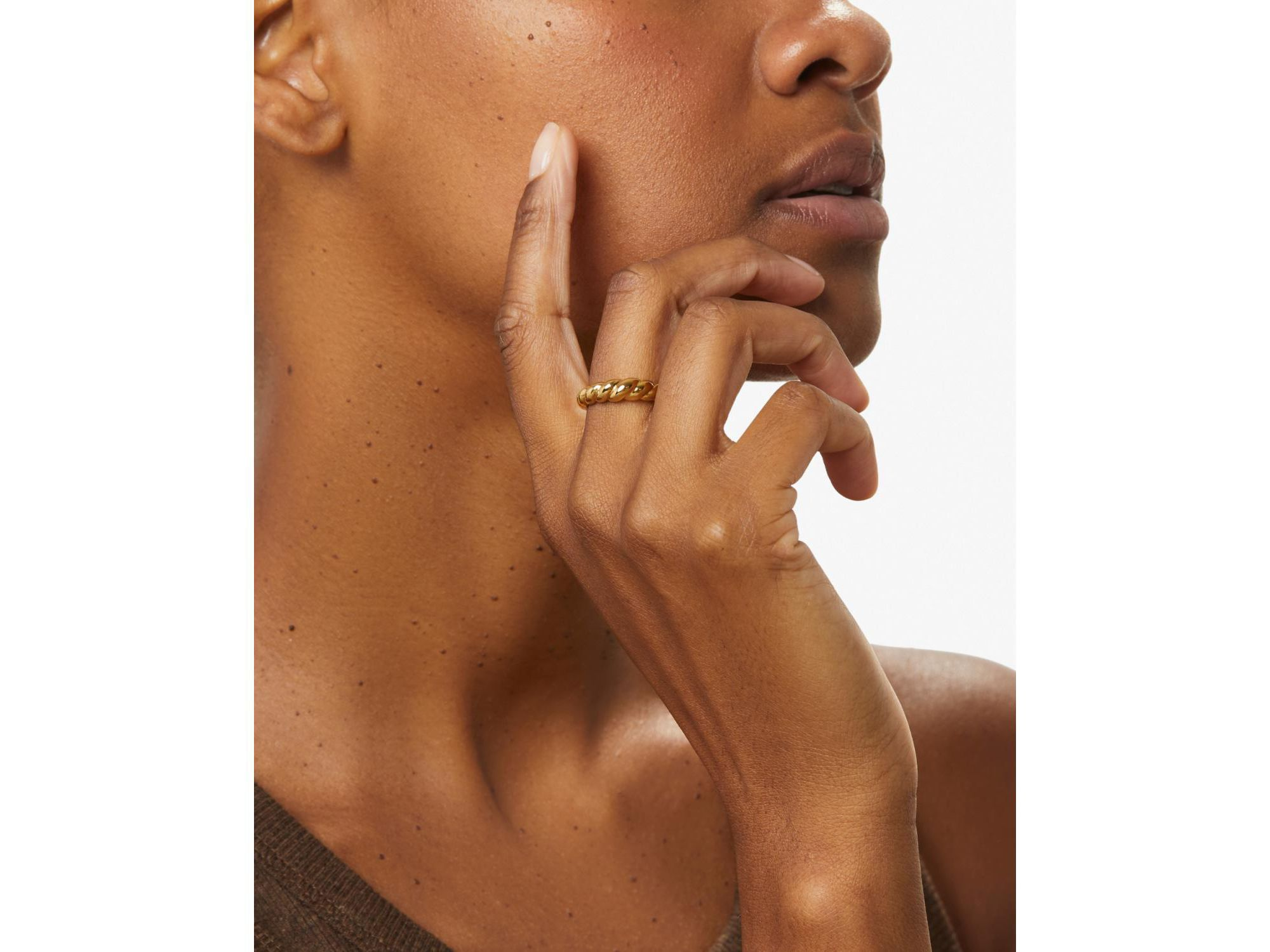 Gold Twist Slim Rope Ring — Image 3