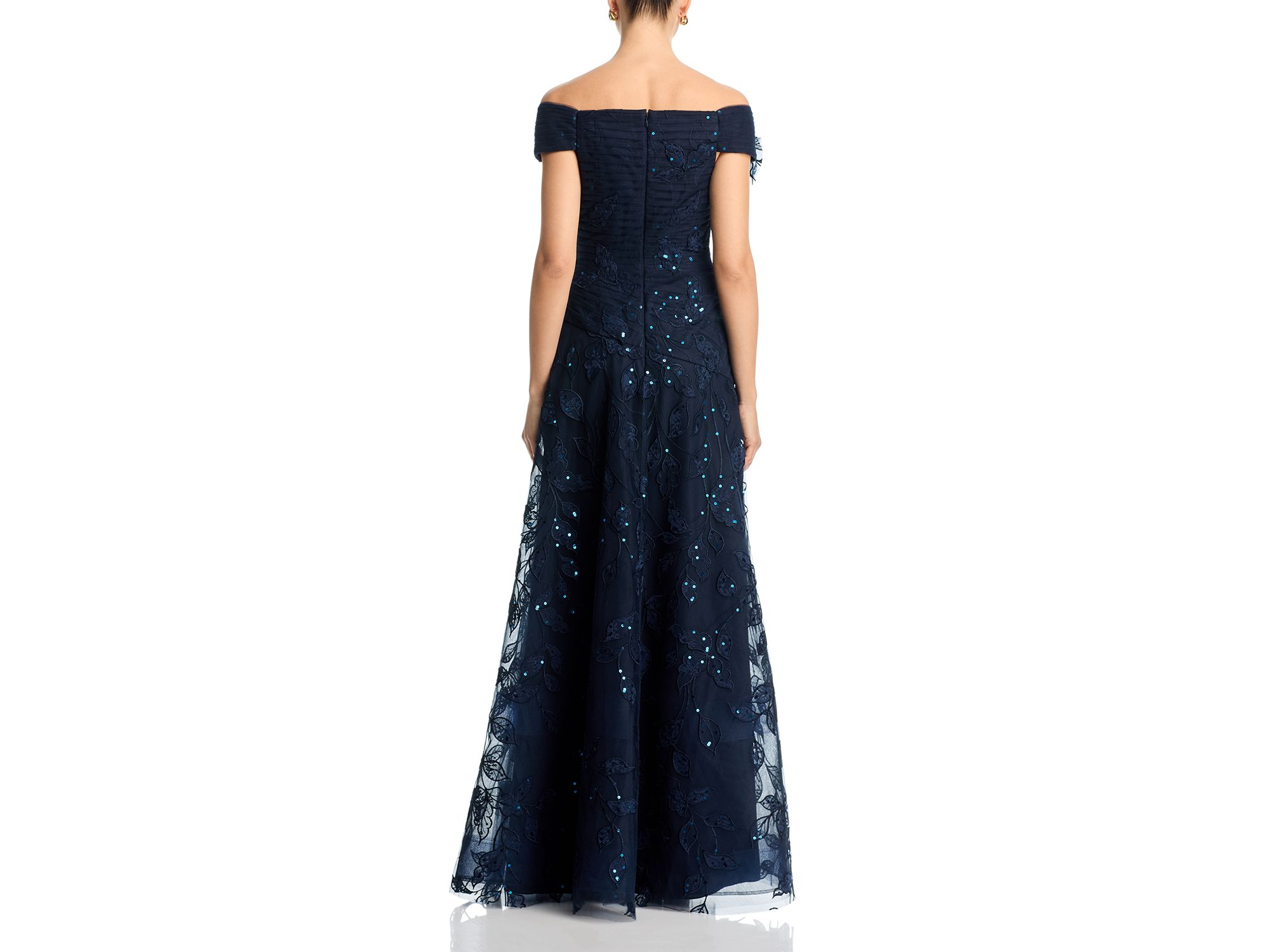 Lace Sweetheart Neck Gown — Image 4