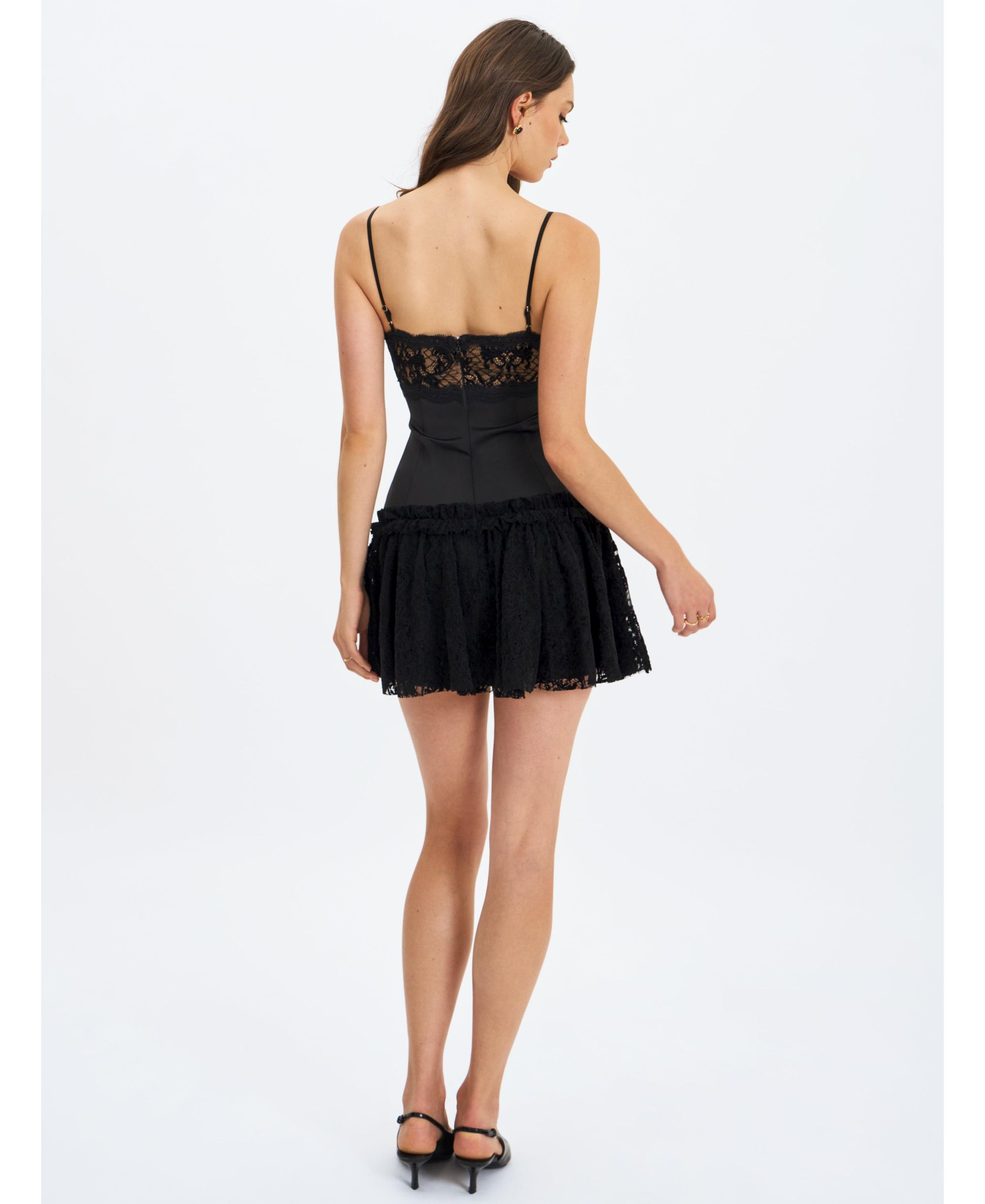 Umra Contrast Lace Sweetheart Gathered Mini Dress — Image 9