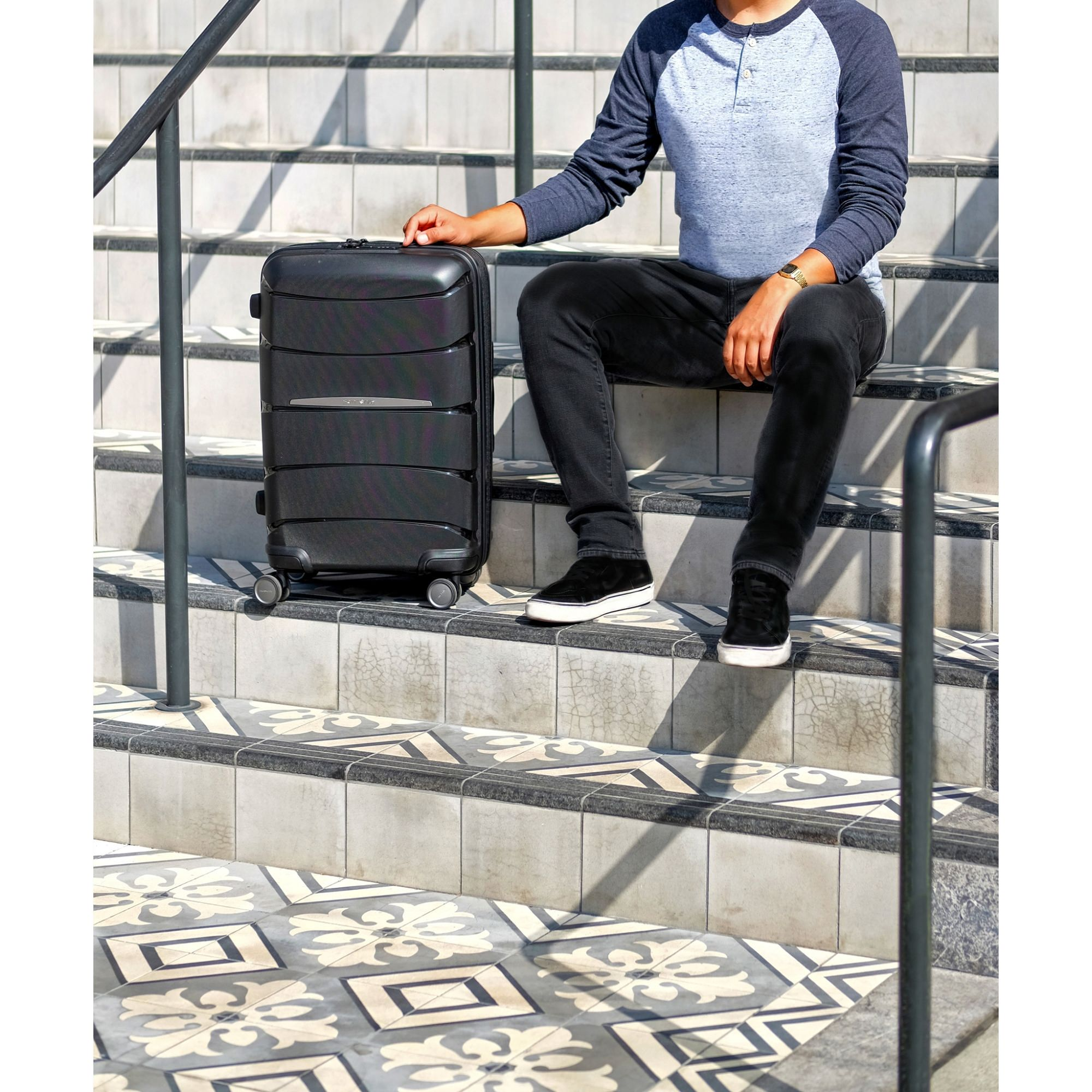 Outline Pro 22 x 14 x 9 Carry-On Spinner — Image 3