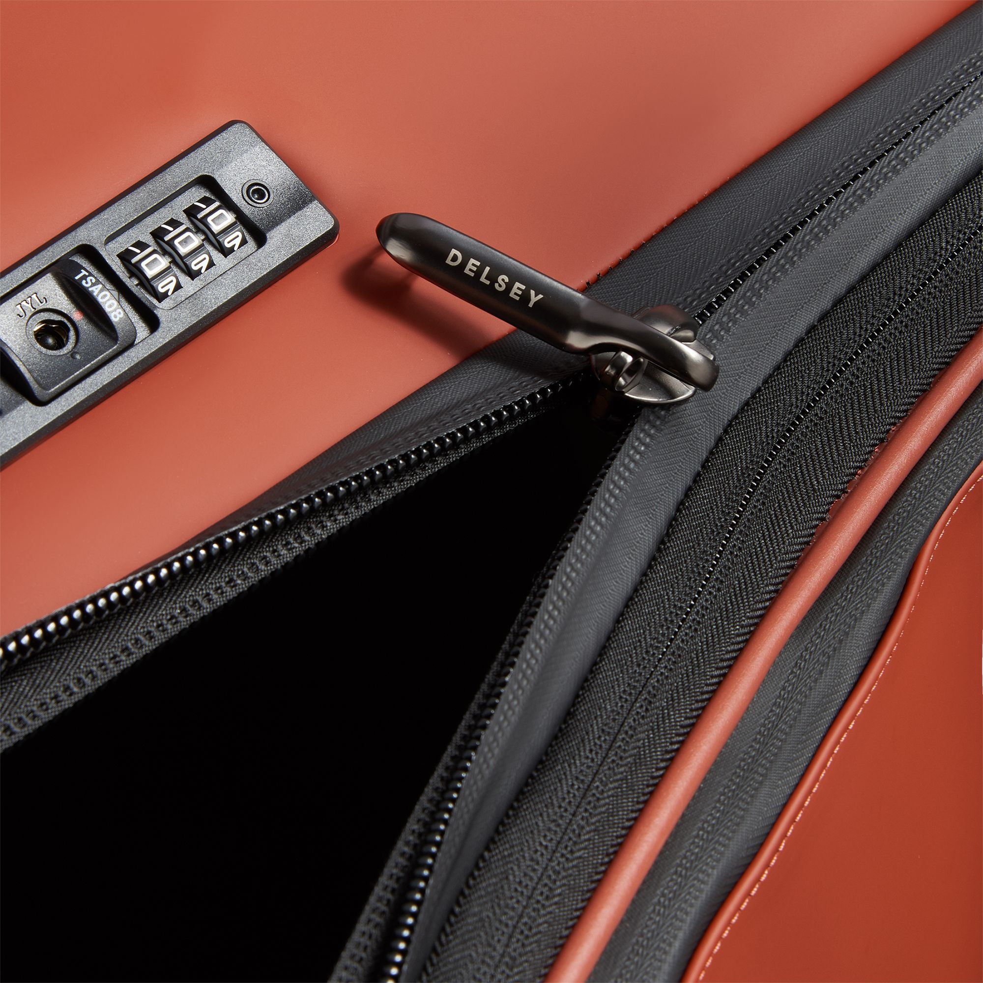Turenne Soft 27" Expandable Spinner Suitcase — Image 3