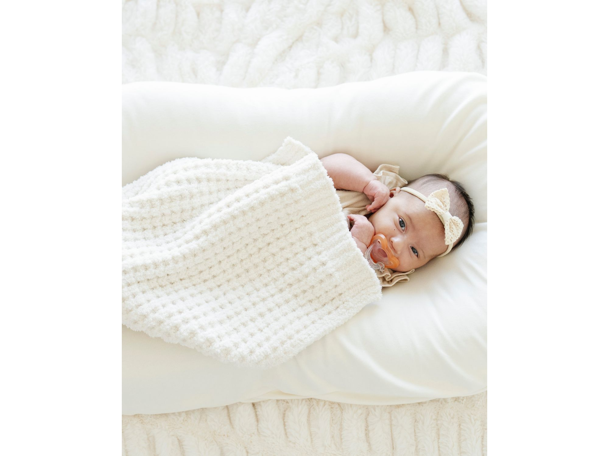 Unisex Waffle Knit Mini Blanket - Baby — Image 3