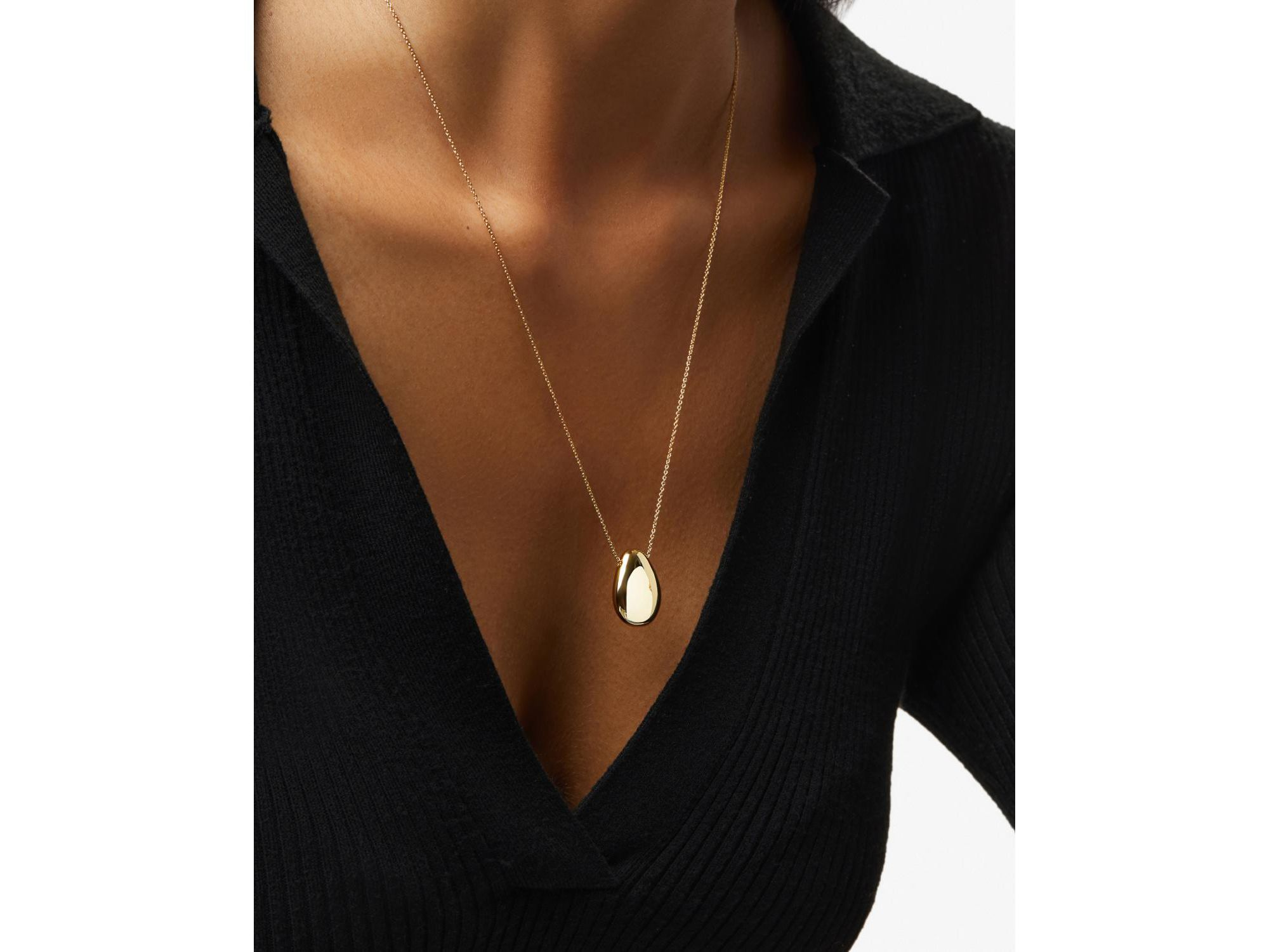 Gold Pendant Necklace - Pebble — Image 4