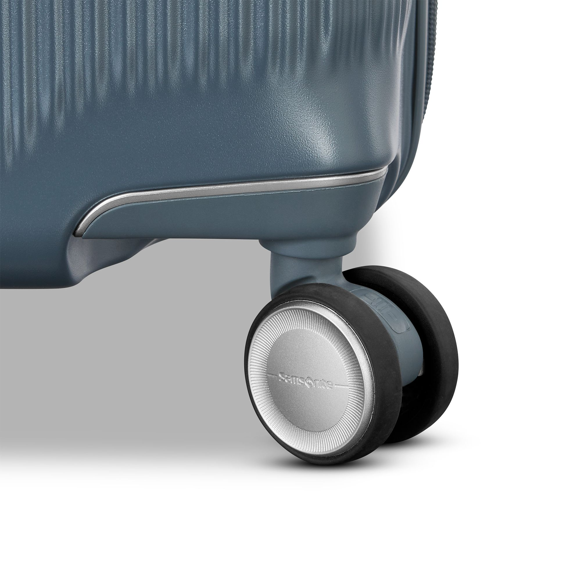 Silhouette 18 Hardside Carry On Spinner Suitcase — Image 4