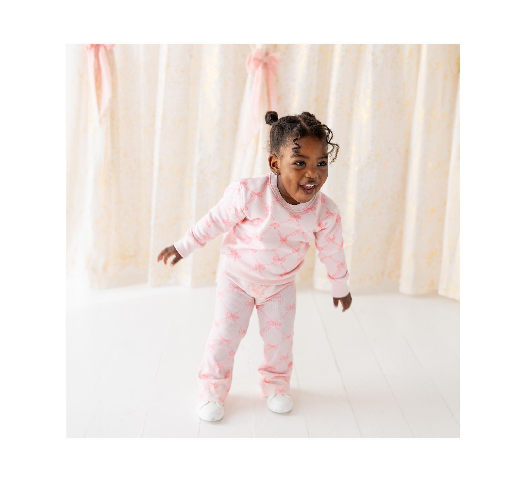 Unisex Bow Trellis Flare Legging — Image 4