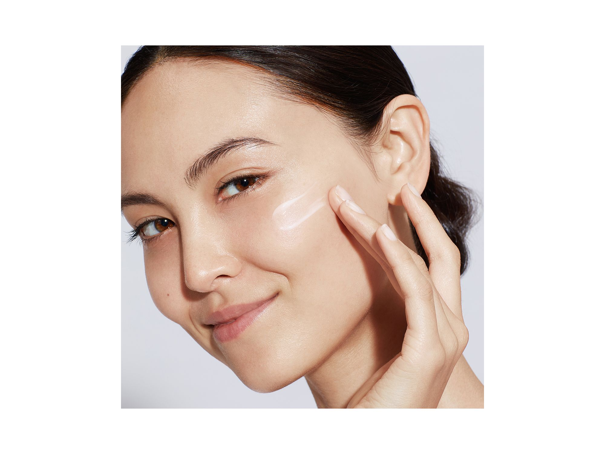 Hydra Zen Anti-Stress Glow Liquid Moisturizer 1.7 oz. — Image 3