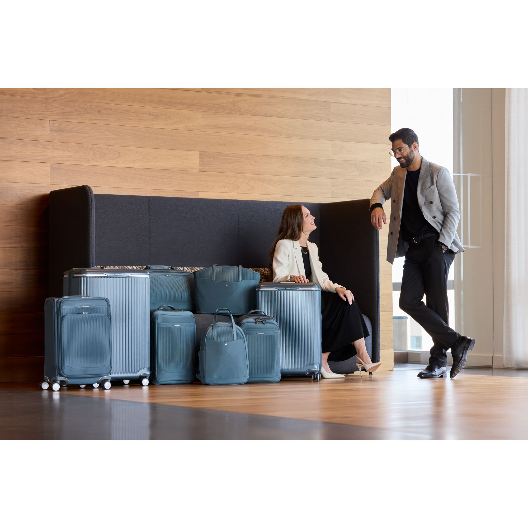 Silhouette 18 Hardside Large Spinner Suitcase — Image 9
