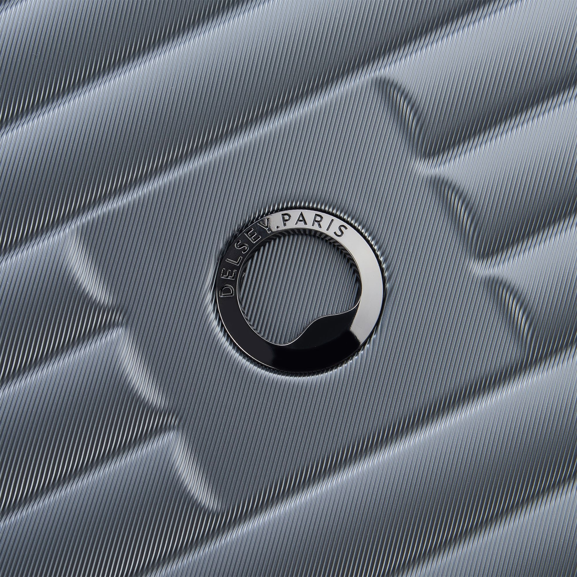Cruise 3.0 28" Expandable Spinner Suitcase — Image 4