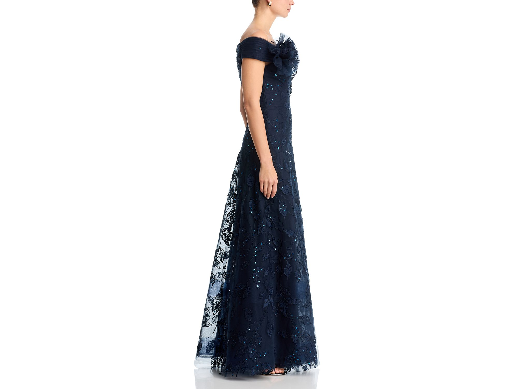 Lace Sweetheart Neck Gown — Image 5