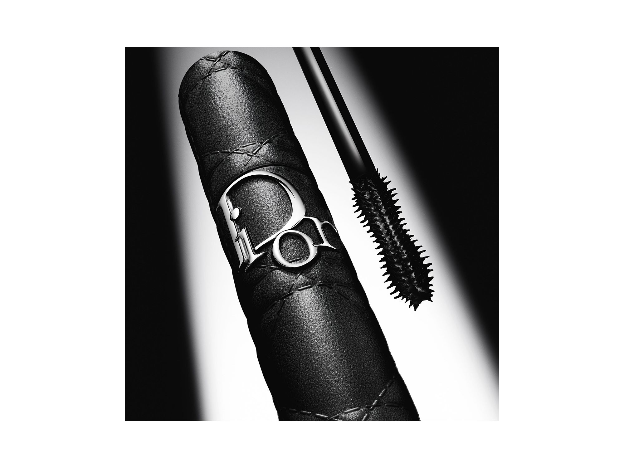show Overvolume Extreme Volume Mascara — Image 12