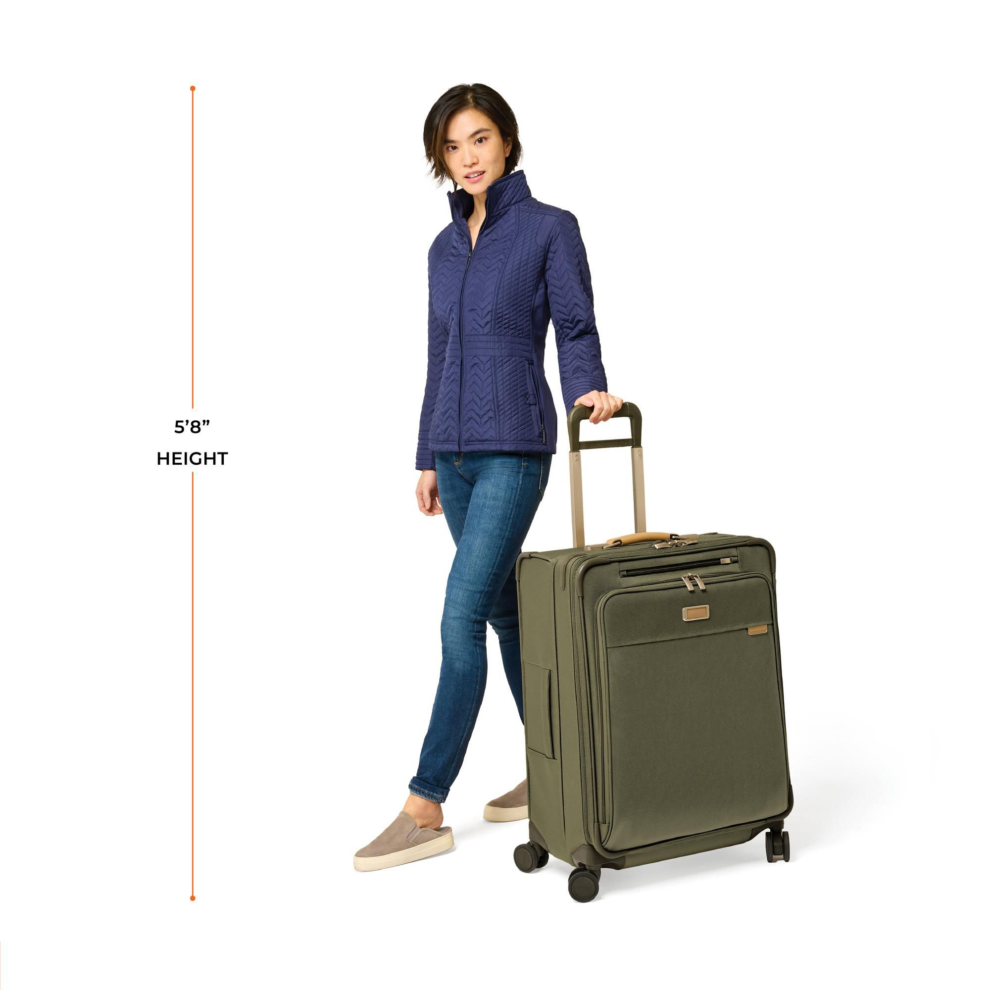 Baseline Medium Expandable Spinner Suitcase — Image 15