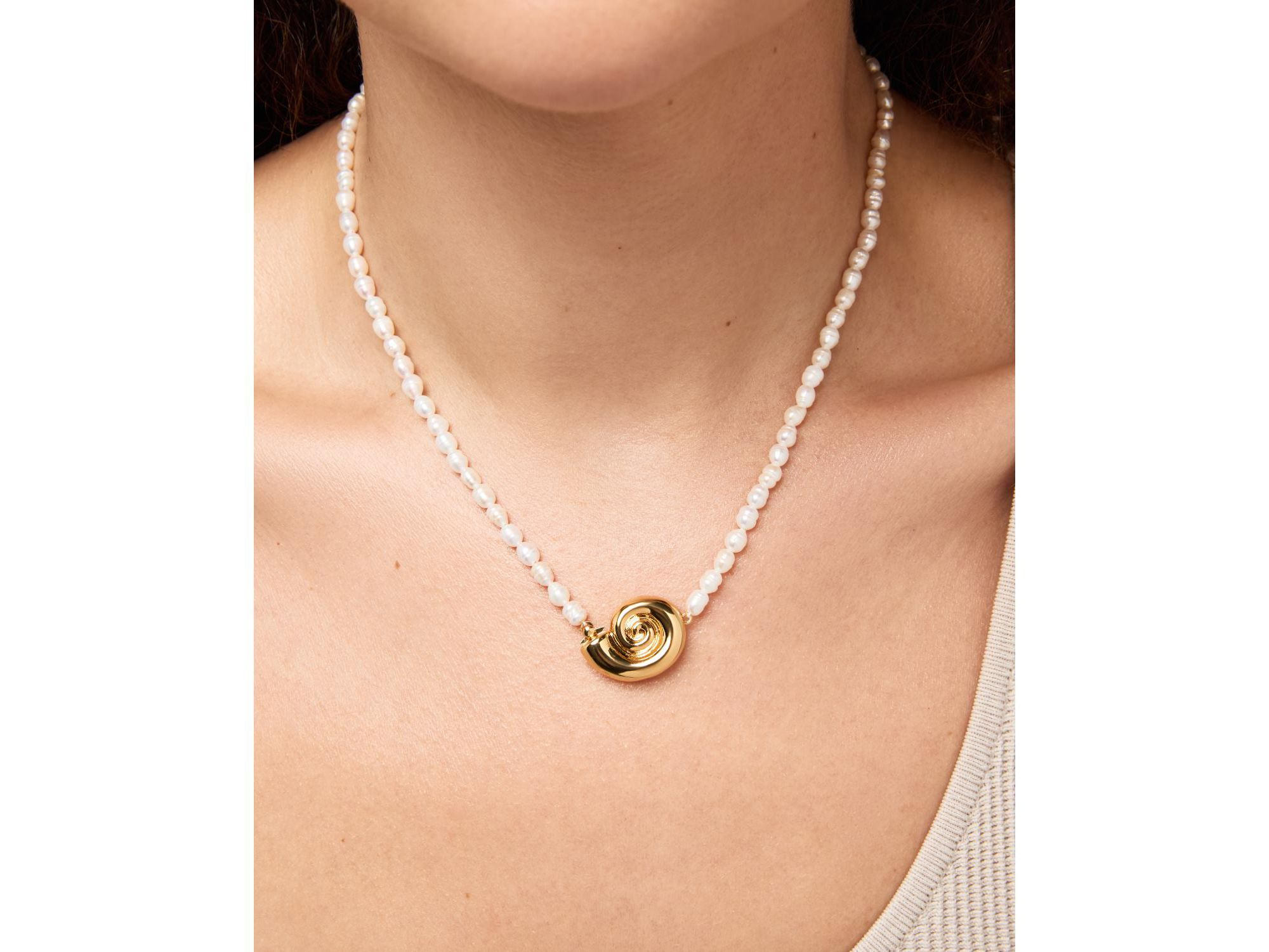 Adora Shell Necklace — Image 3