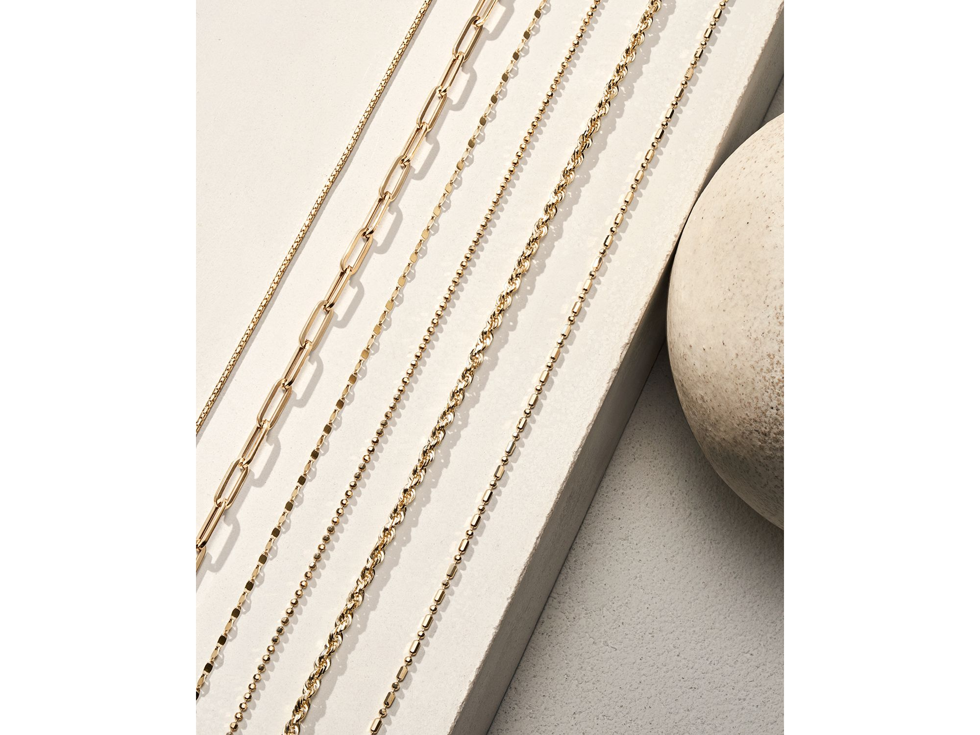 Paper Clip Link Chain Necklace in 14K Yellow Gold — Image 3