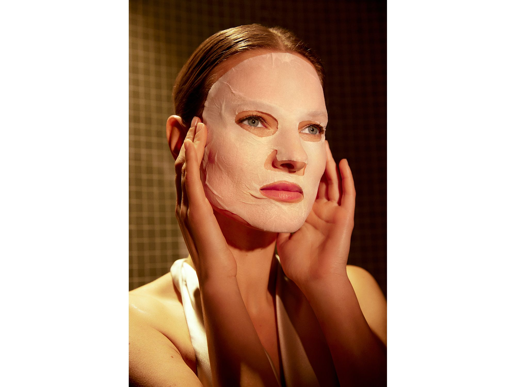 Essential Shock Intense Instant-Lift Sheet Mask — Image 3