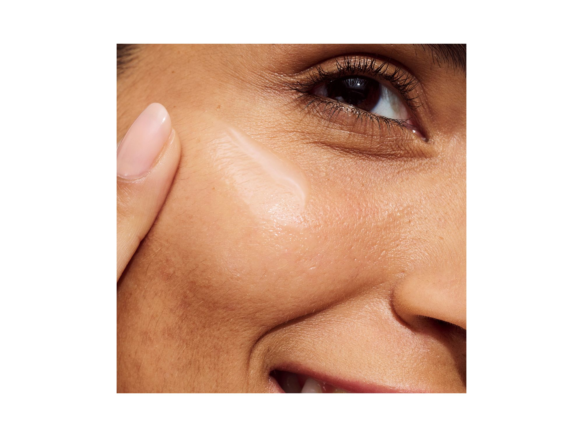 Even Better Clinical Dark Spot Clearing Serum with Vitamin C — Image 3
