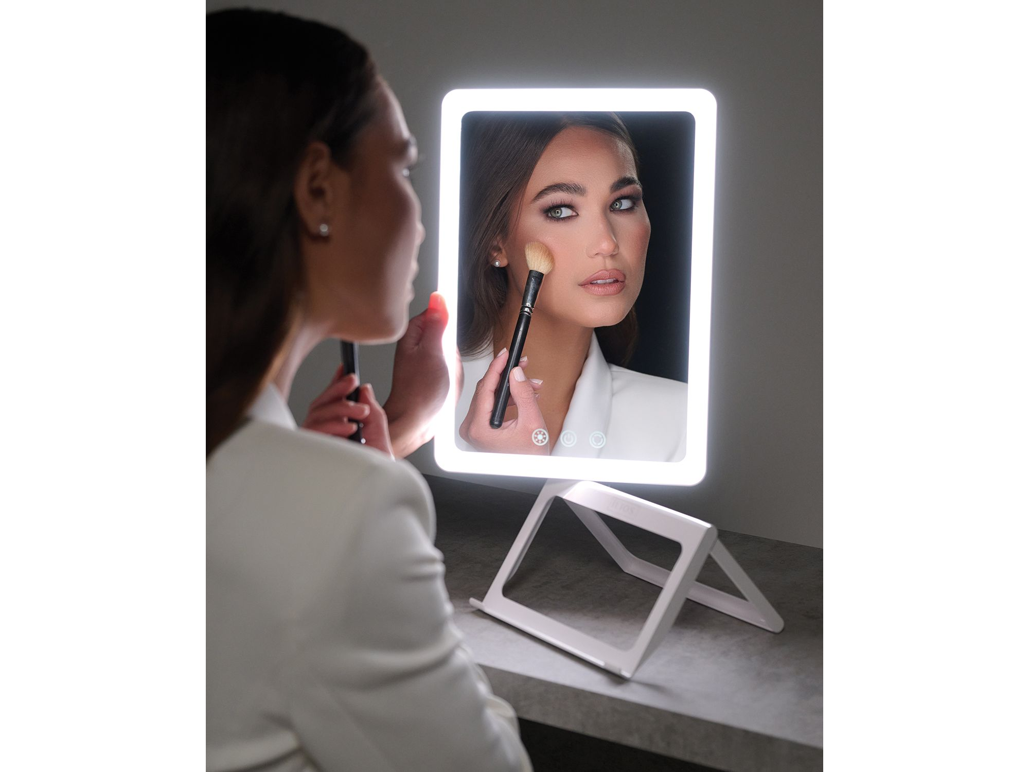 Slim Rechargeable Makeup Mirror — Image 4