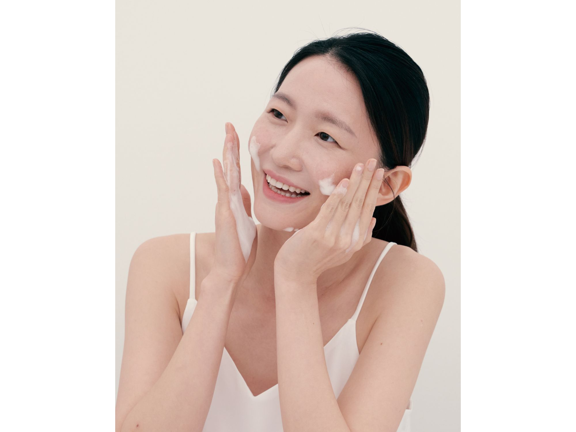Creamy Bubble Foam Cleanser — Image 5