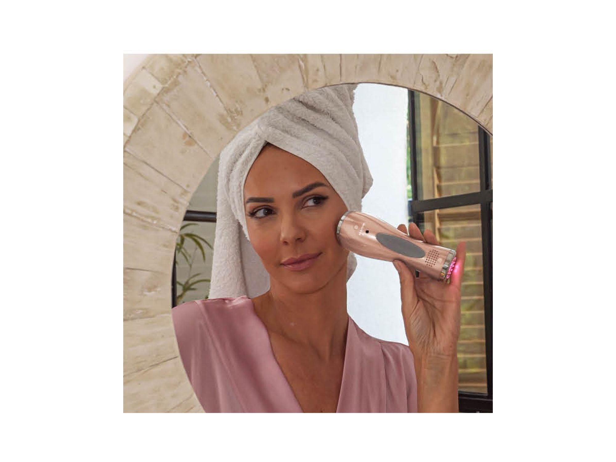 Numiere Plus Microcurrent & LED Tightening & Sculpting Wand — Image 3