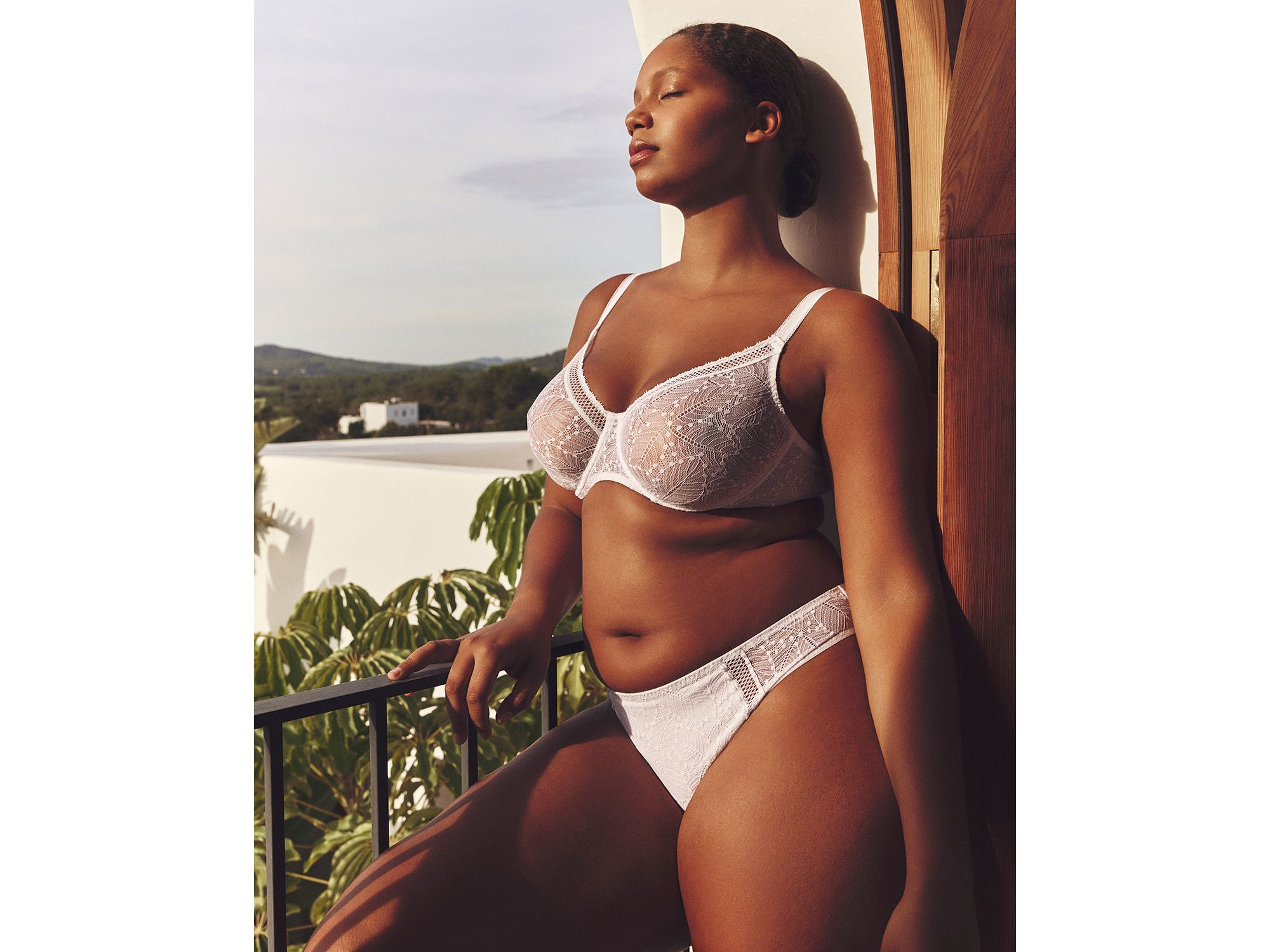 Comete Full Coverage Lace Bra — Image 3