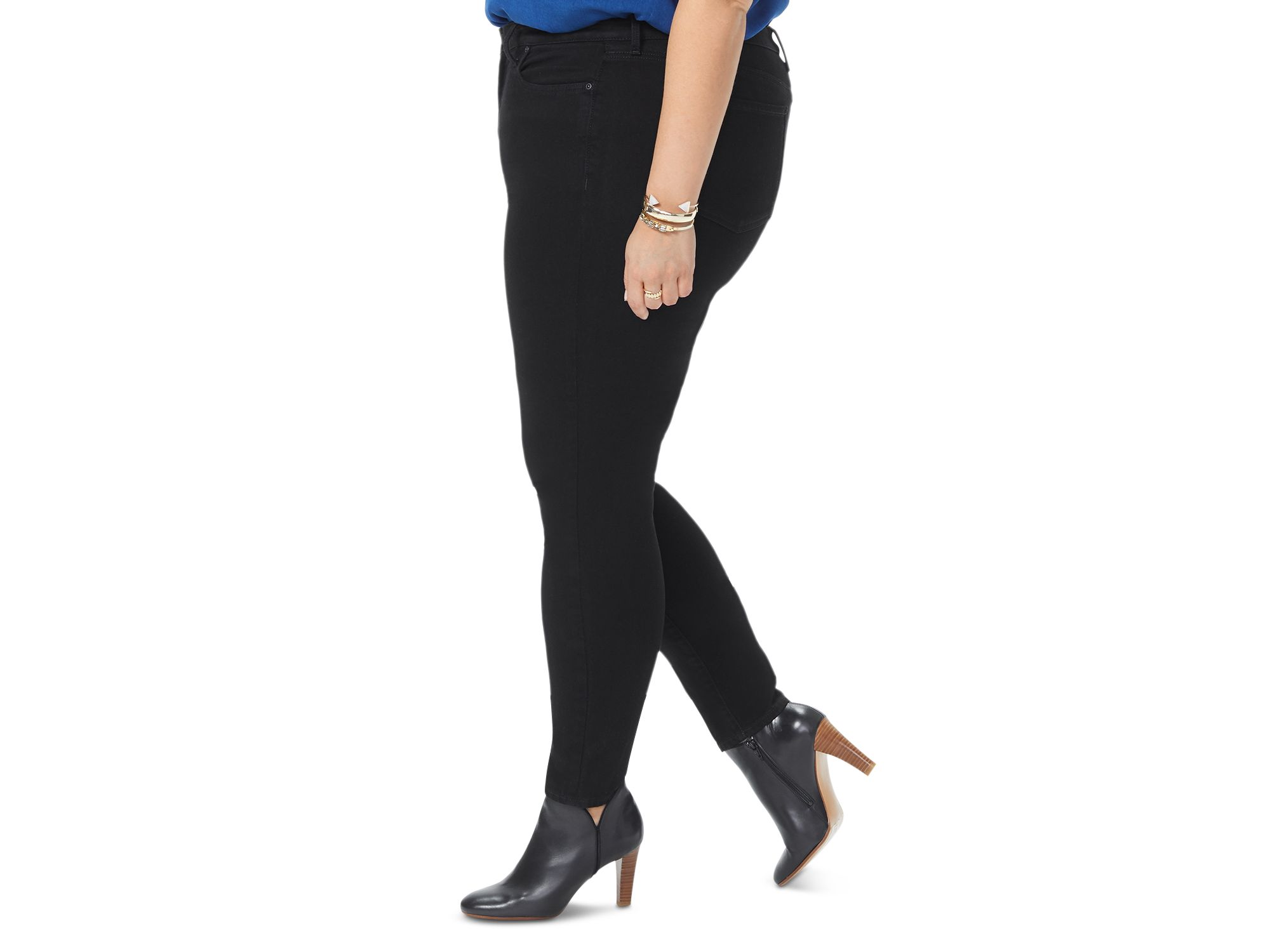 Ami Skinny Jeans in Black — Image 6