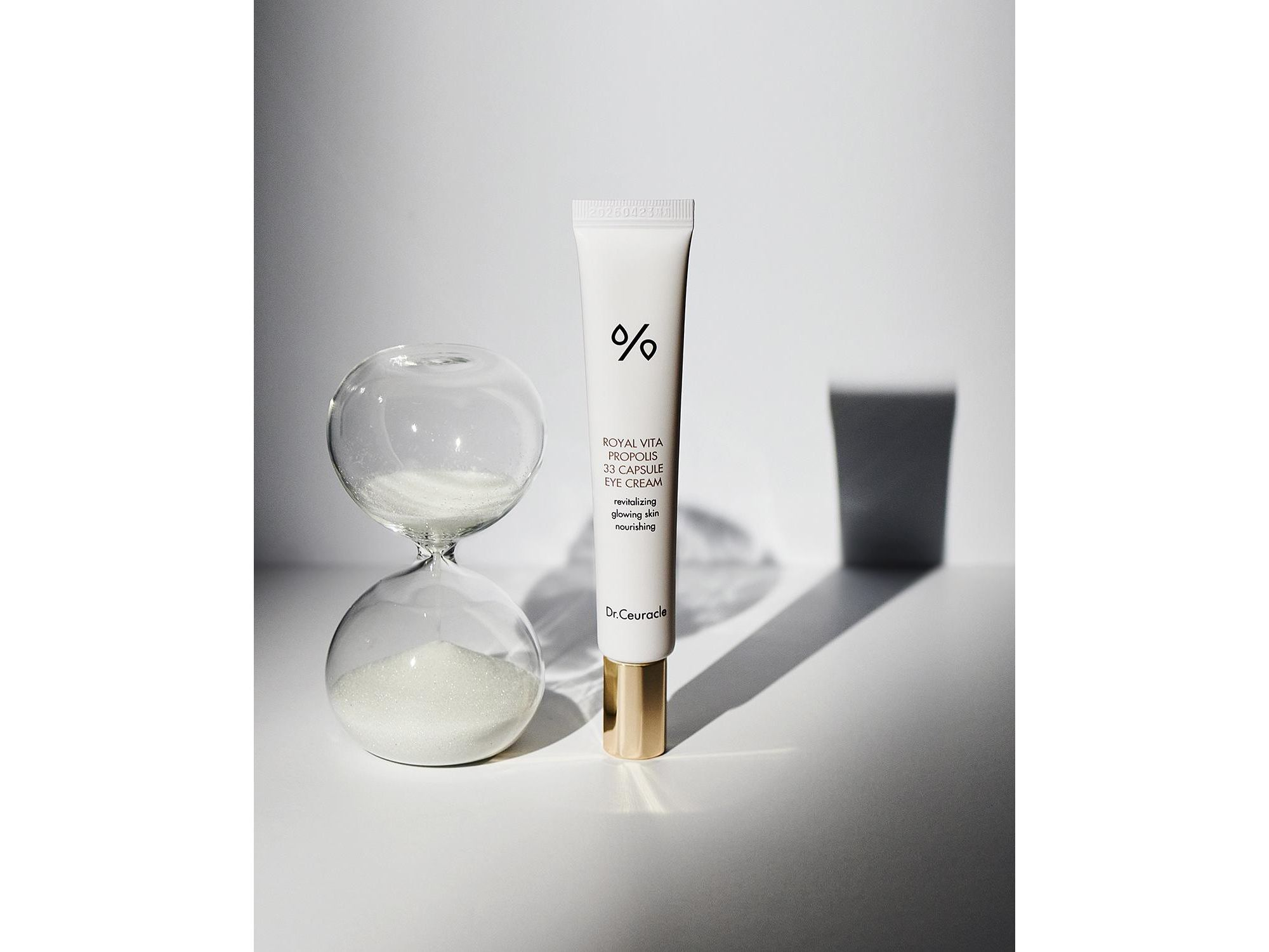 Royal Vita Propolis 33 Capsule Eye Cream — Image 4