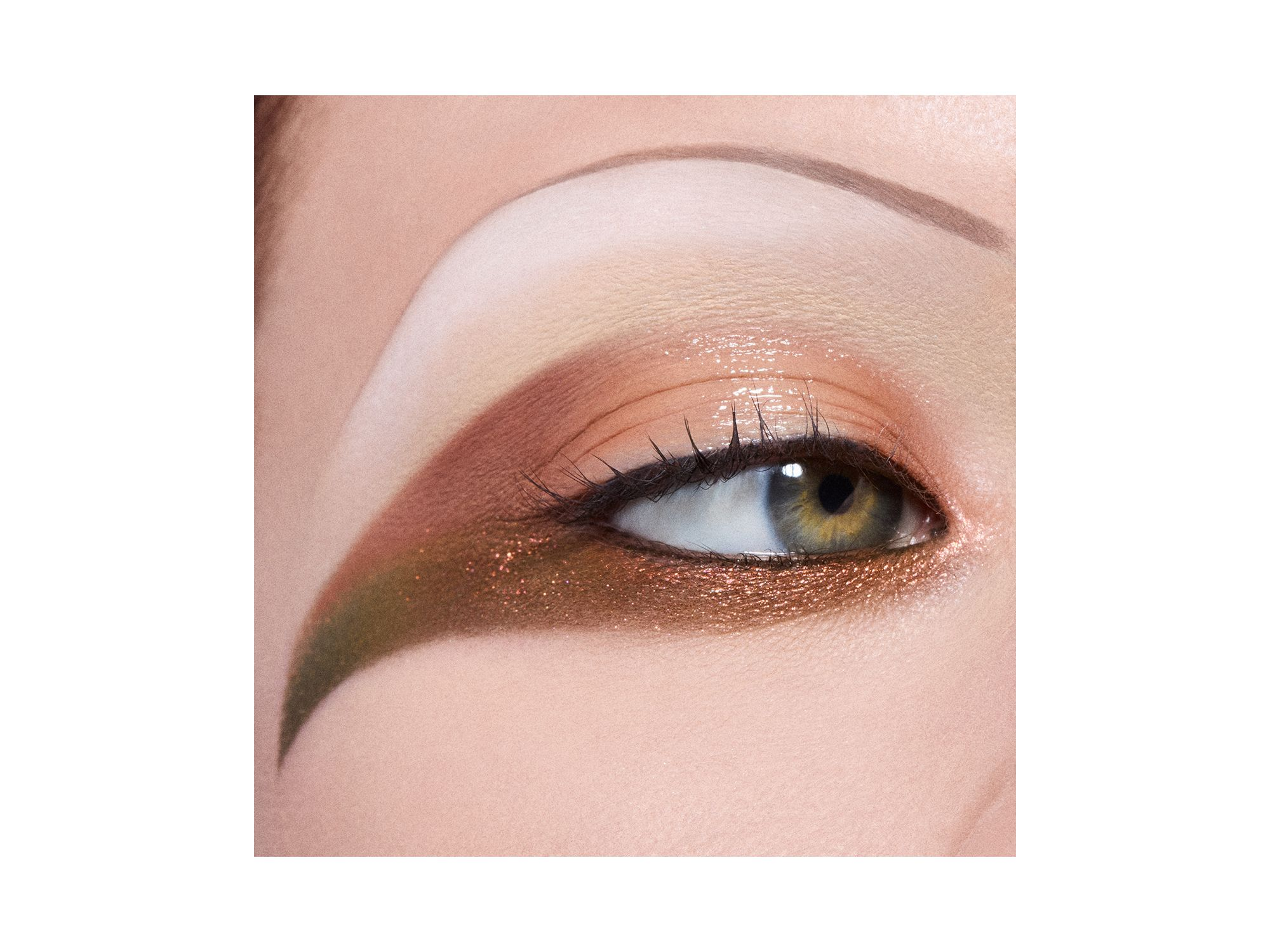 Shade Shifting Chrome Eye Shadow — Image 4