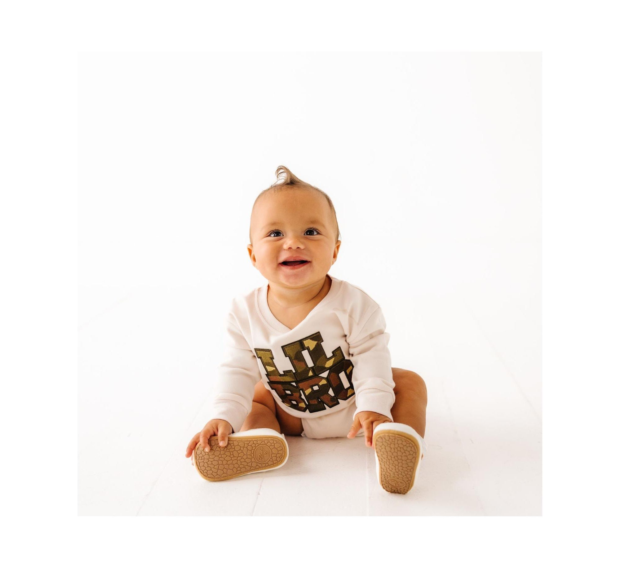 Boys' Lil Bro Camo Patch Long Sleeve Romper - Baby — Image 3