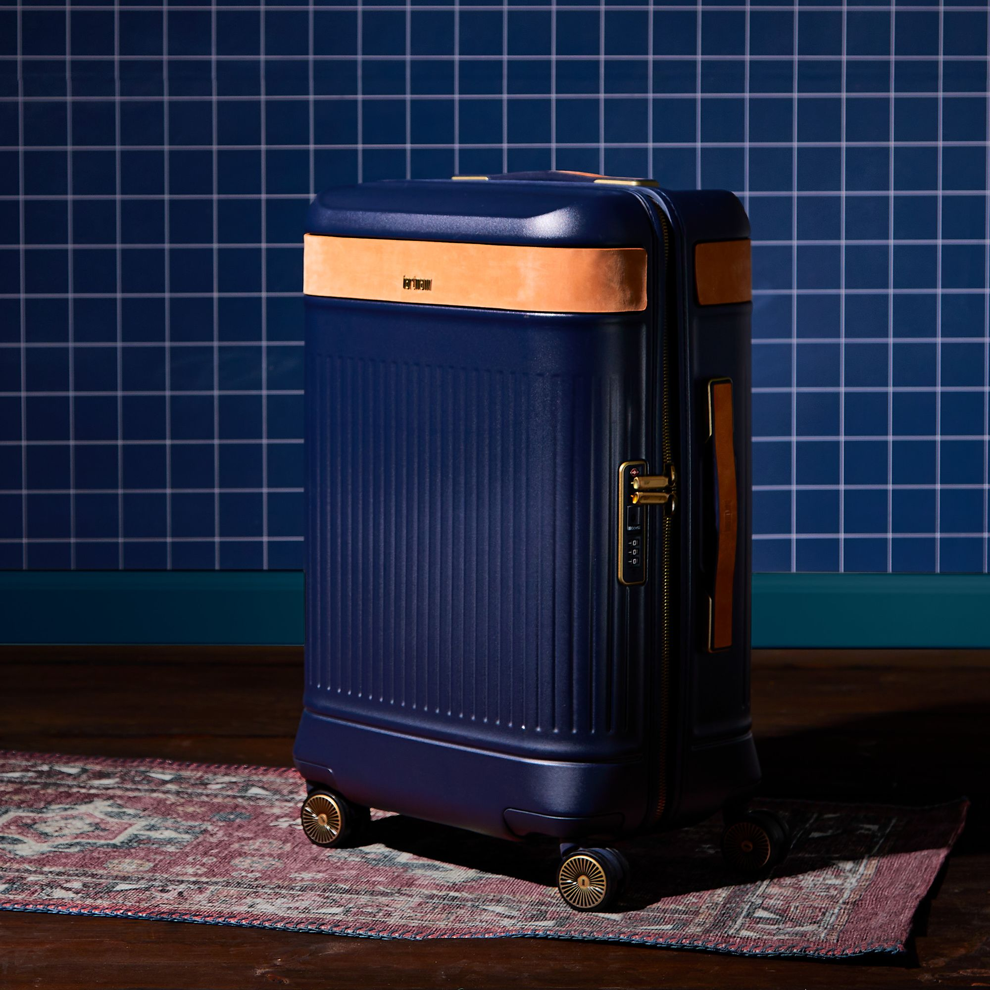 Reserve Carry On Exp Spinner Suitcase — Image 9