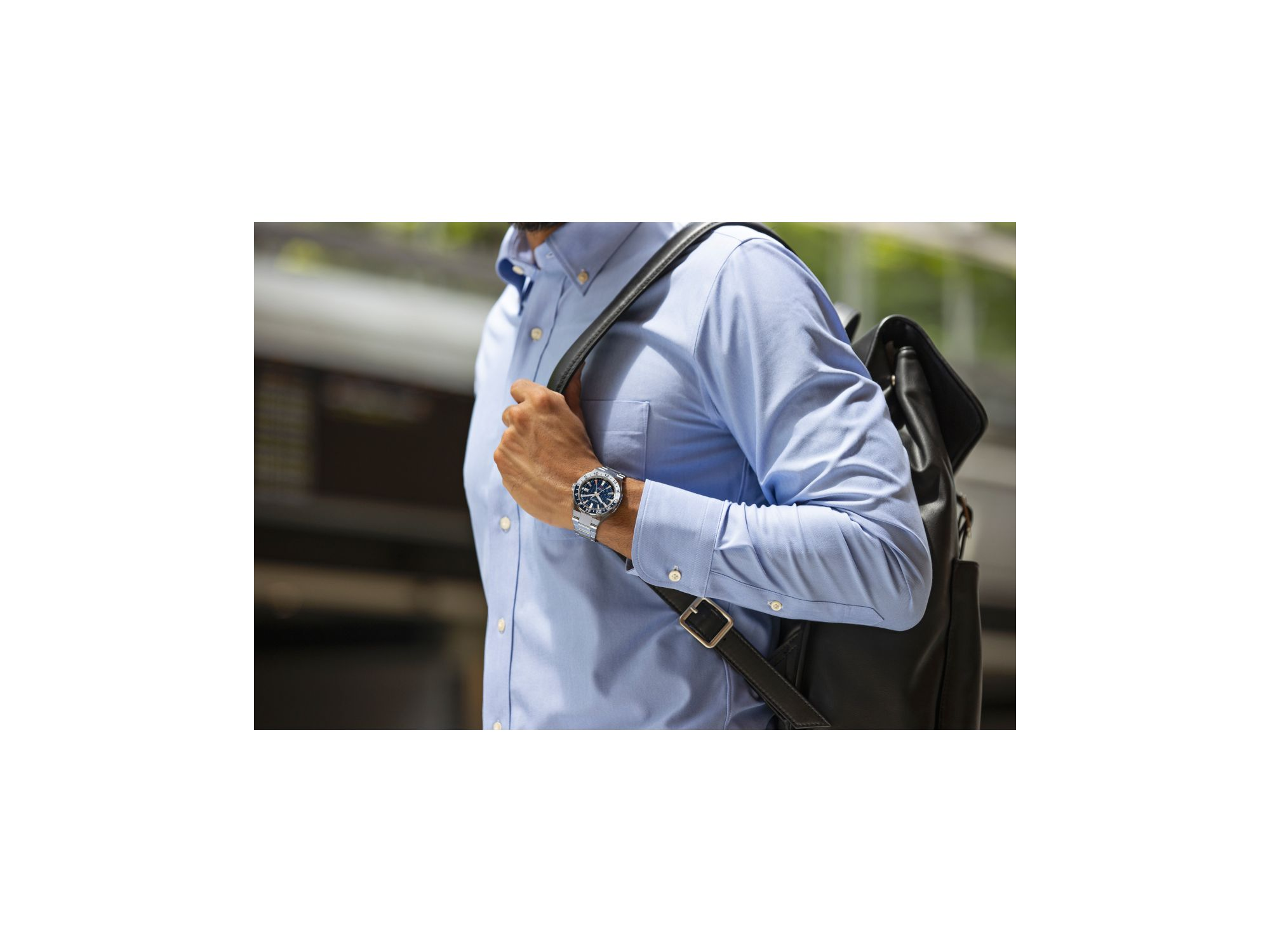 Series 8 880 Watch, 41mm — Image 3