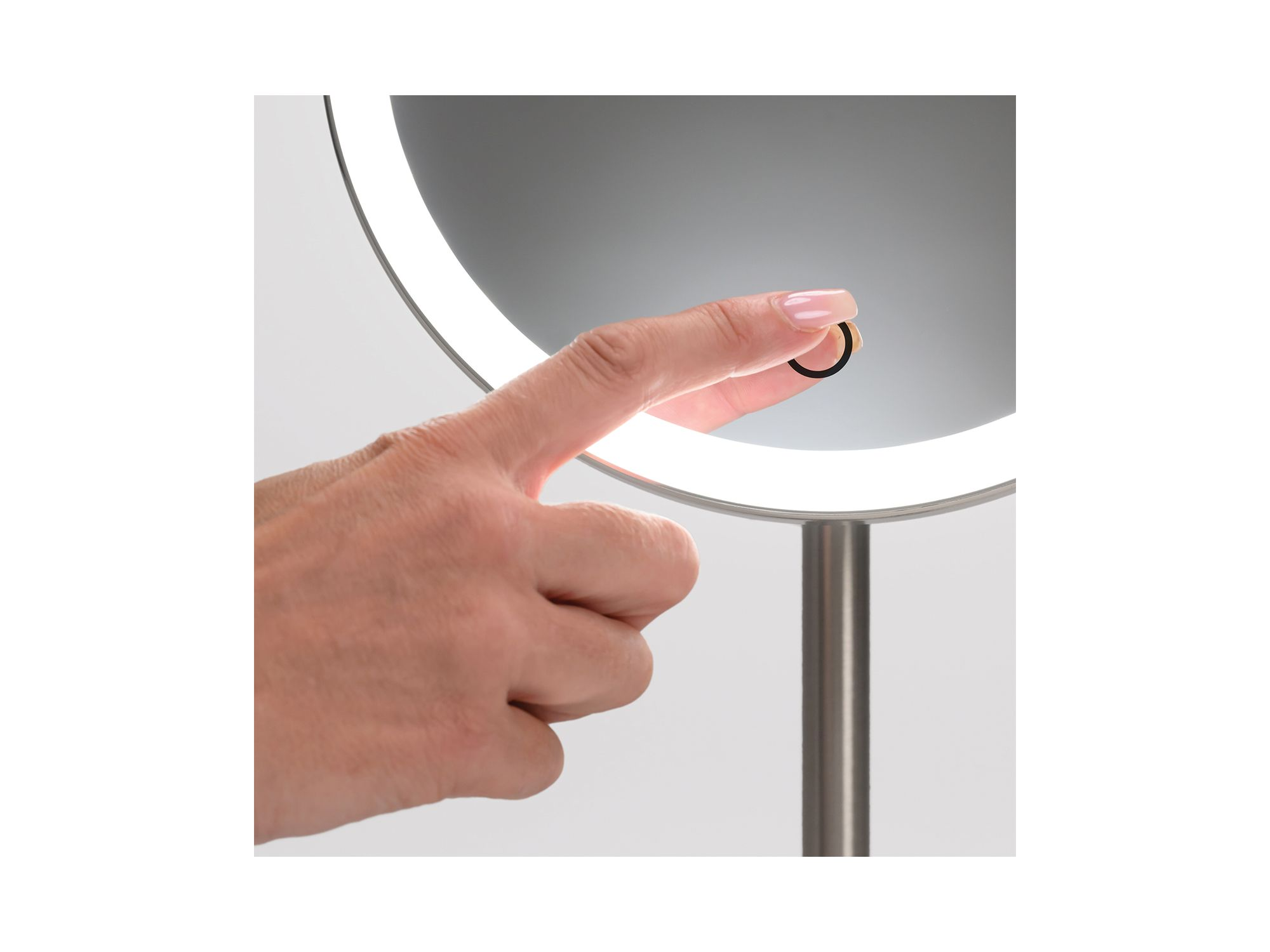 1x Rechargeable Round Mirror — Image 4