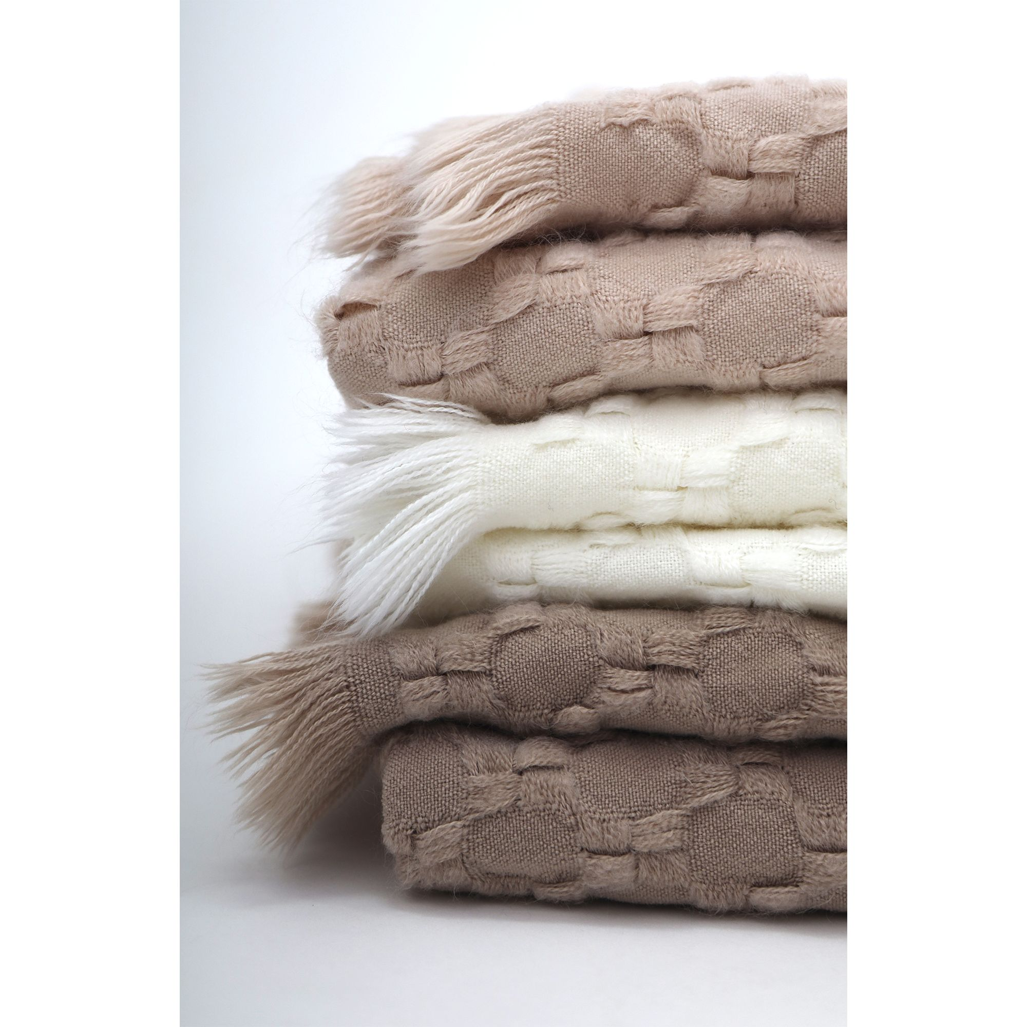 Delphine Throw — Image 3