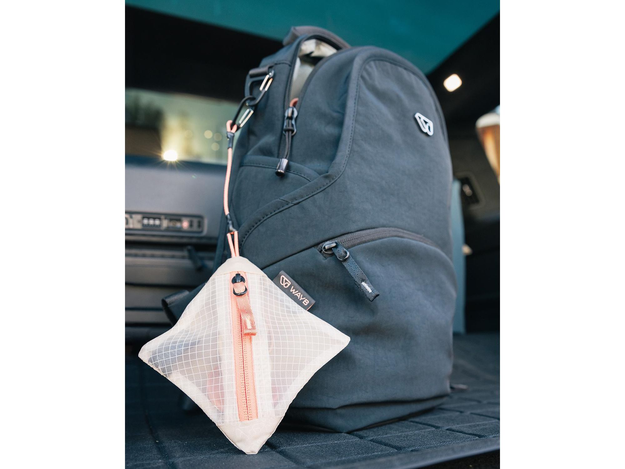 Unisex Essentials Travel Kit — Image 4